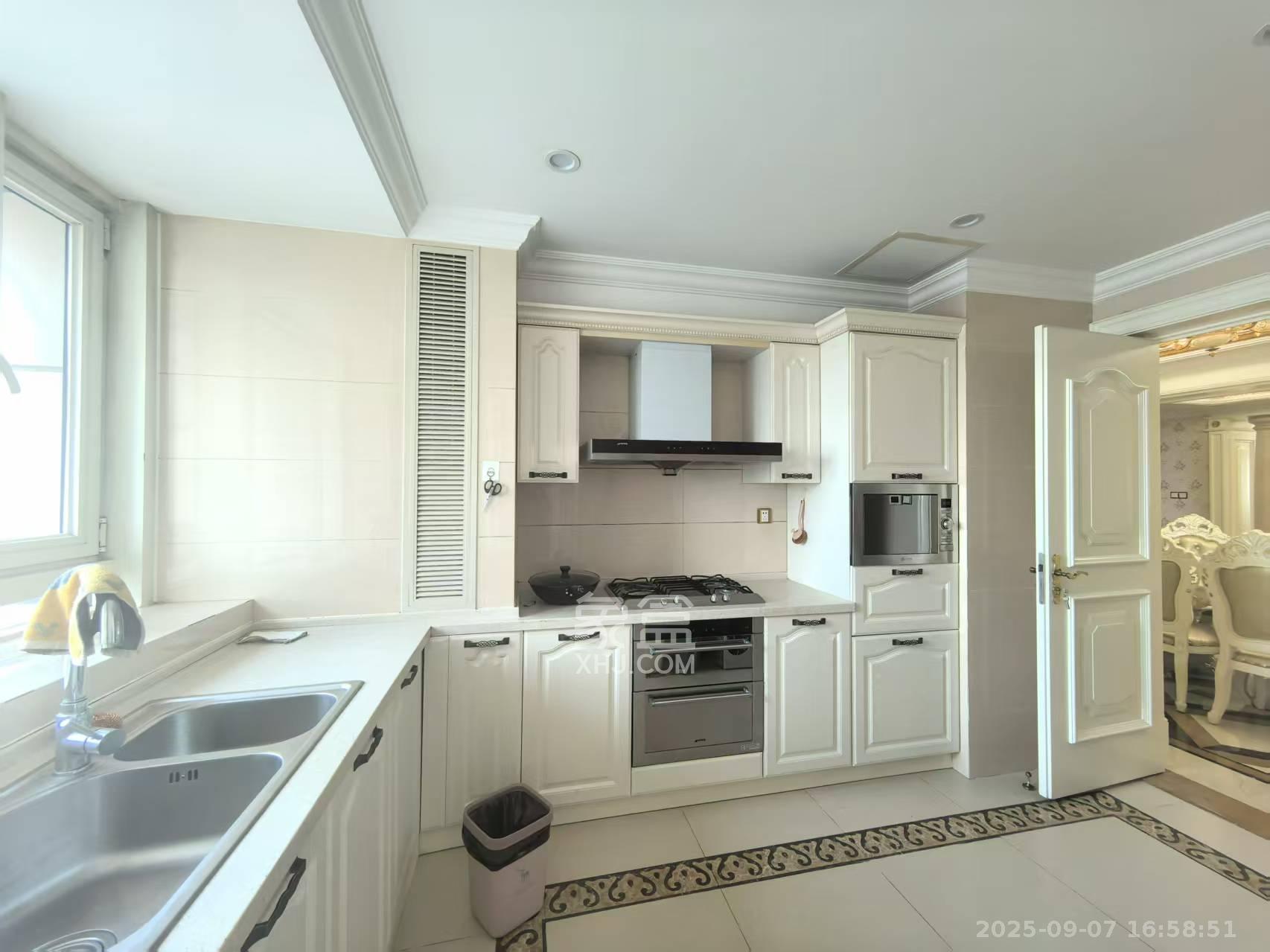 万达公馆  3室2厅3卫    10000.0元/月室内图