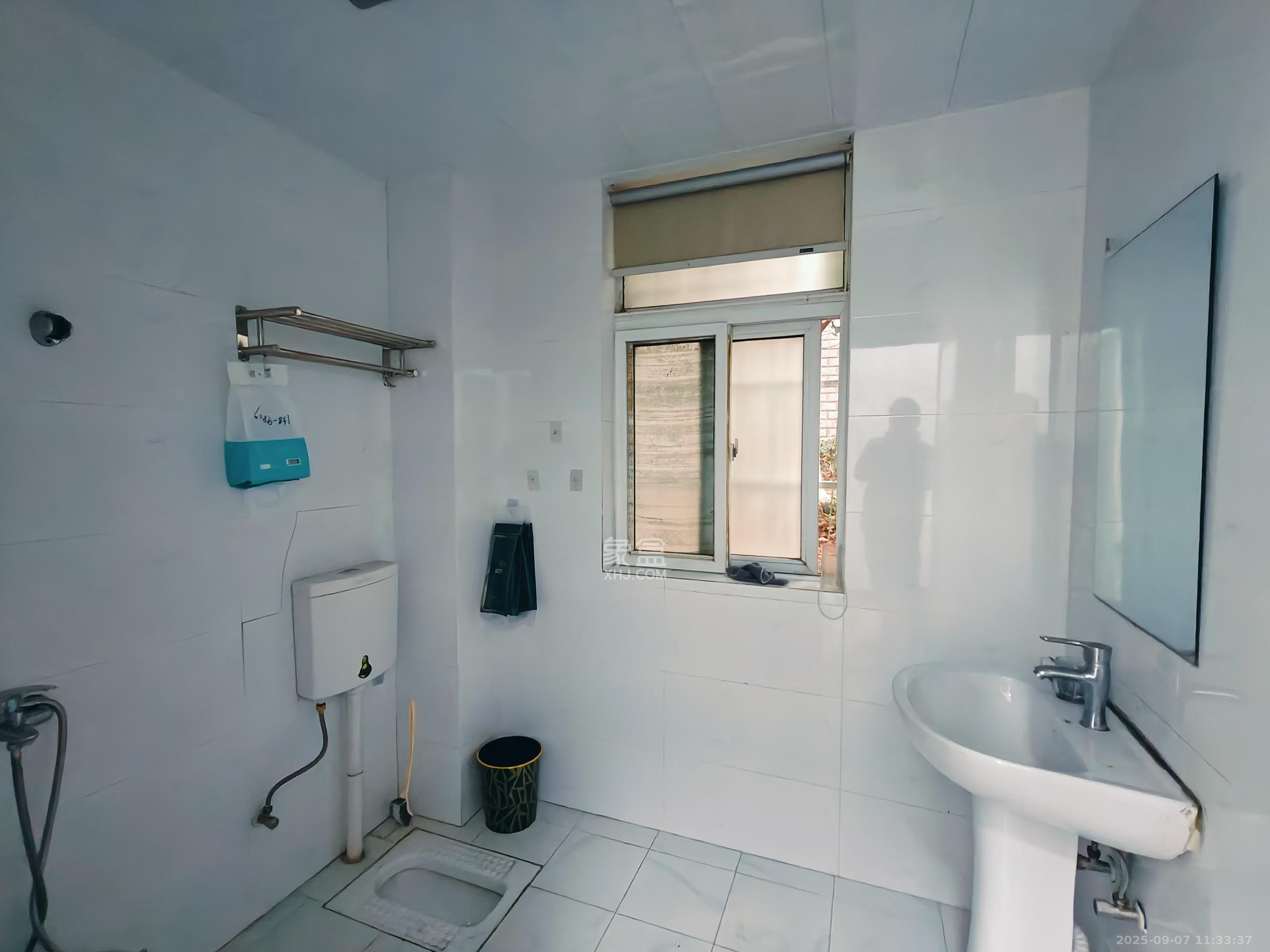 嘉盛华庭（一期、二期、三期）  4室2厅1卫    3500.0元/月室内图