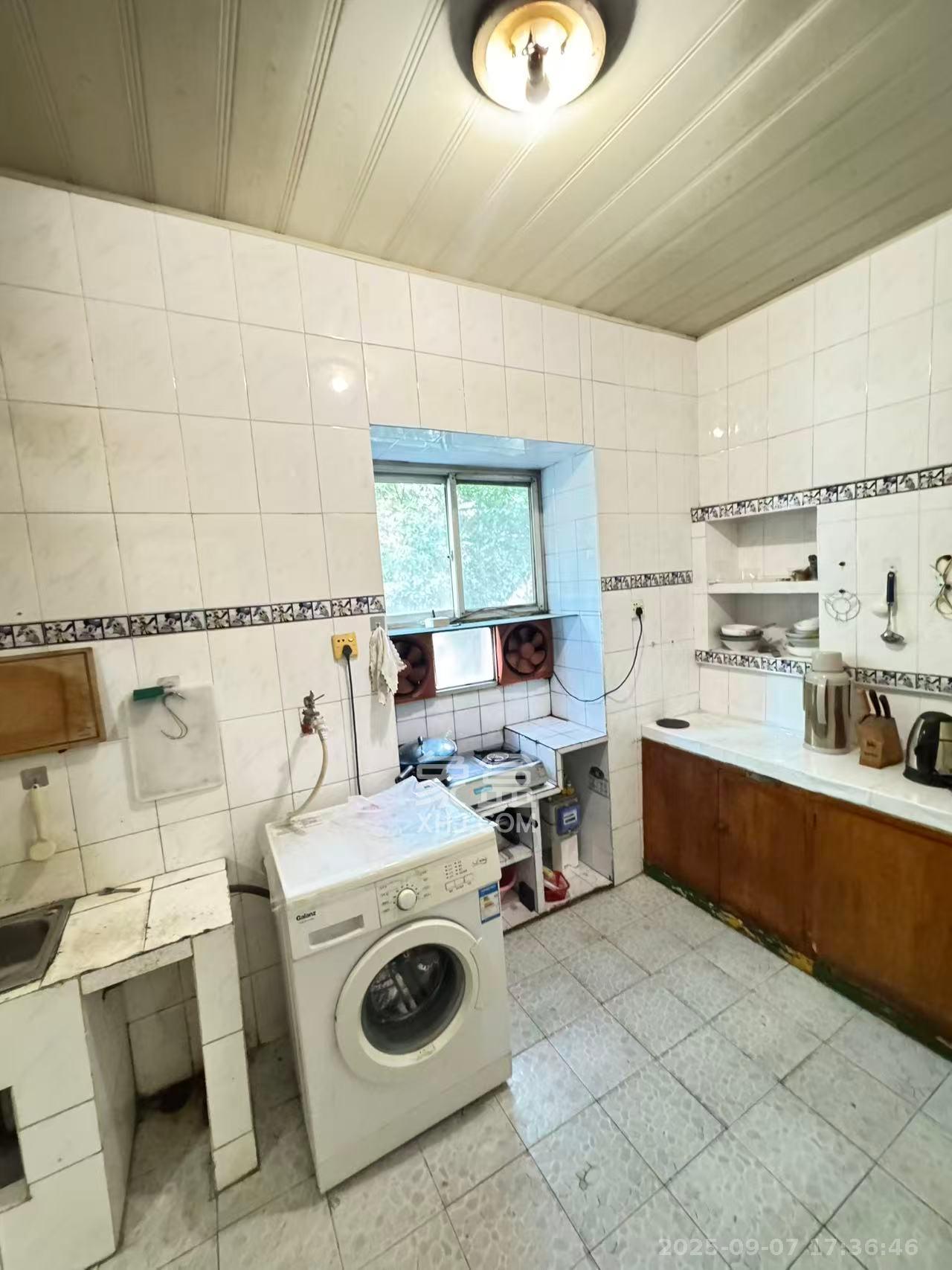 砂子塘社区  3室1厅1卫    1800.0元/月 砂子塘社区  3室1厅1卫    1800.0元/月室内图