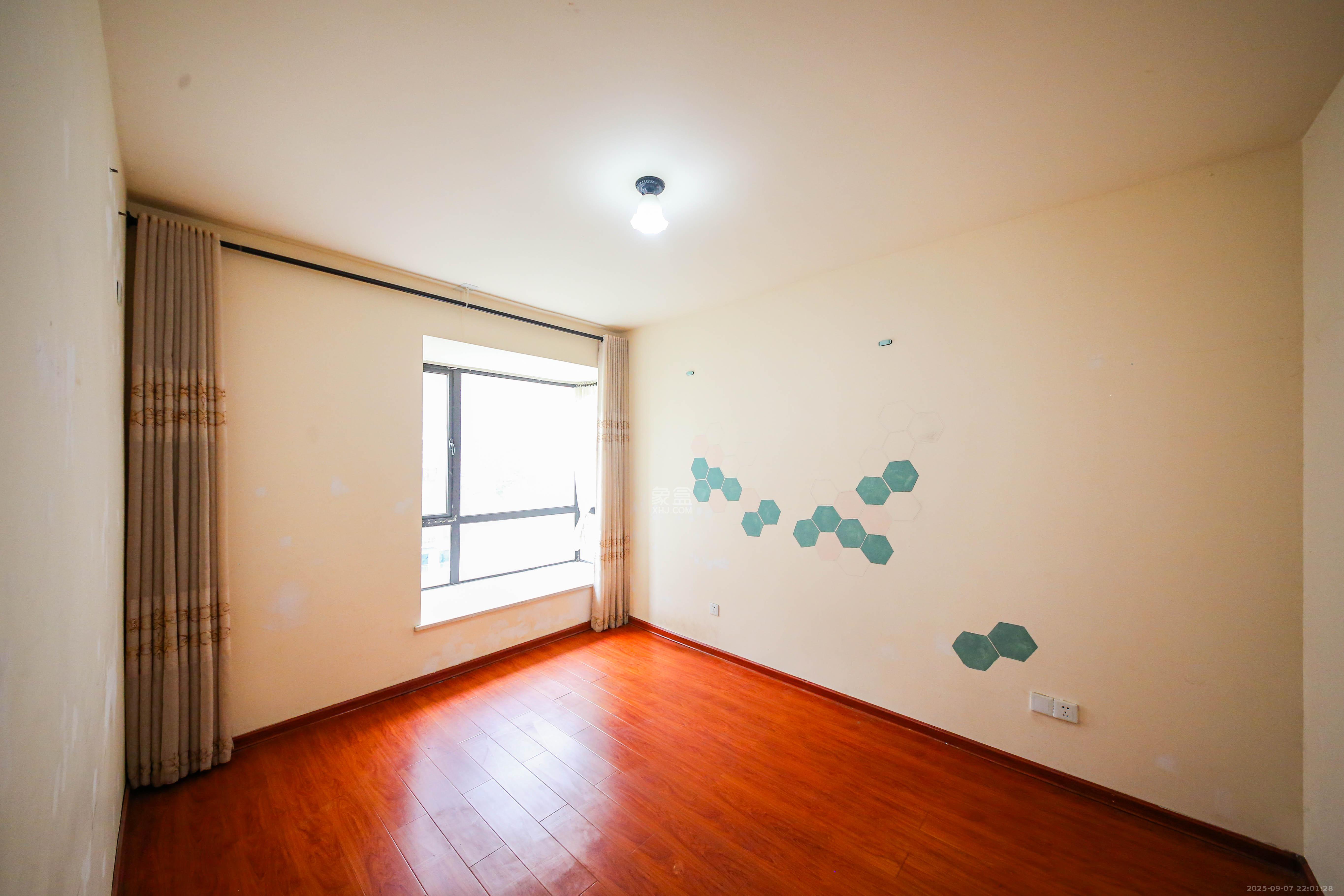 文景领秀 2室2厅1卫 69.9万 文景领秀 2室2厅1卫 69.9万卧室