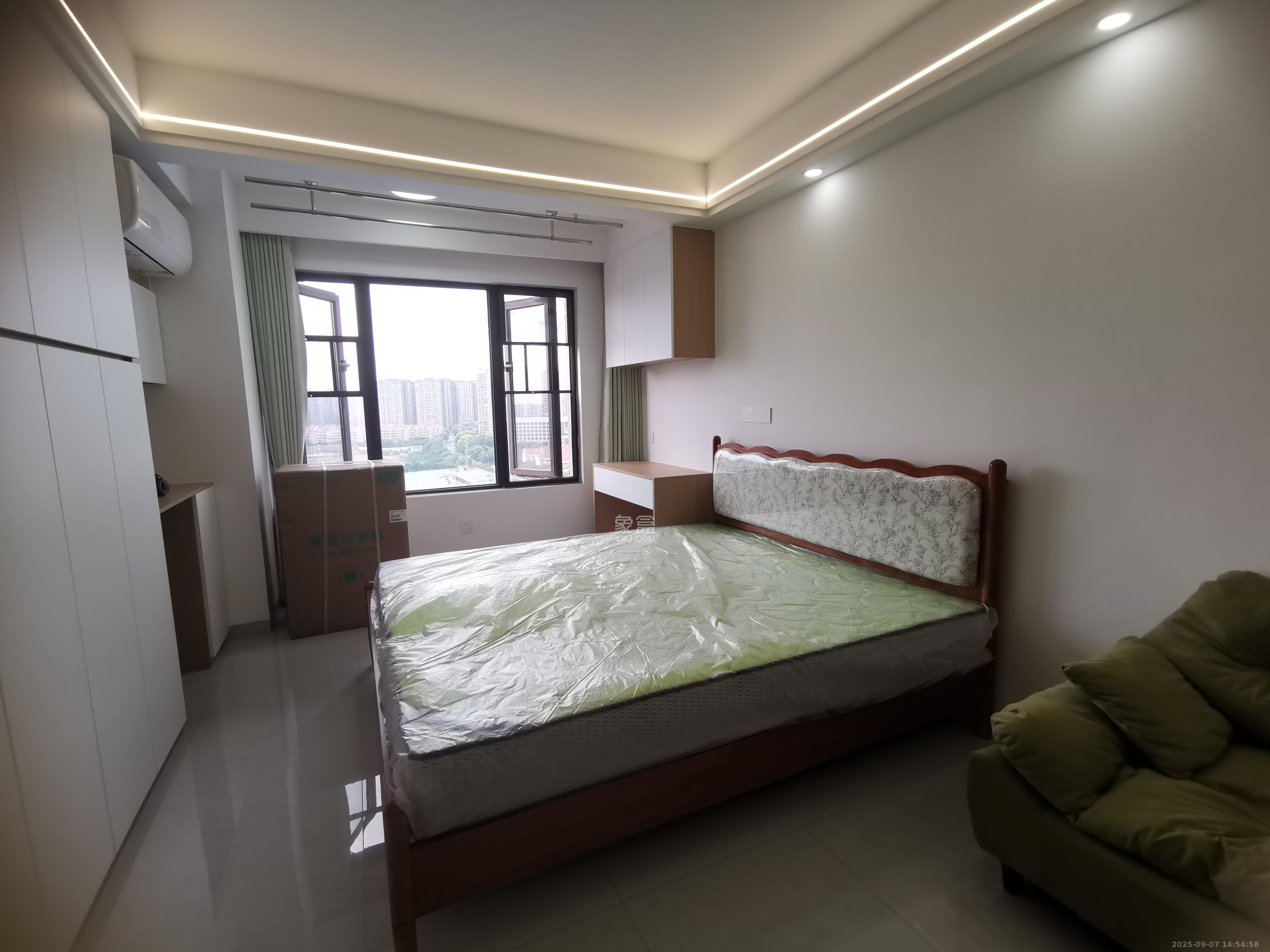 中海珑悦府 1室0厅0卫 1300.0元/月 中海珑悦府 1室0厅0卫 1300.0元/月室内图