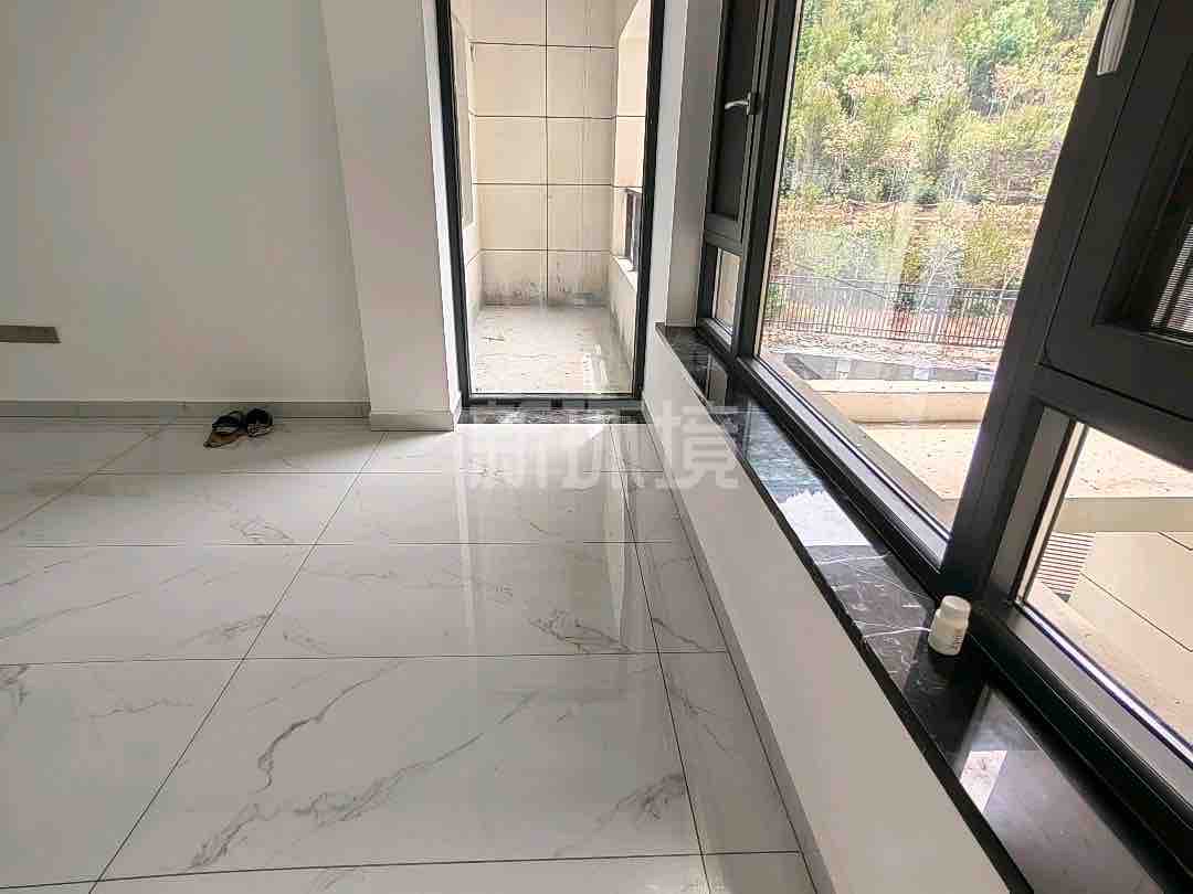 福天中央公馆  3室2厅2卫    2100.0元/月 福天中央公馆  3室2厅2卫    2100.0元/月室内图