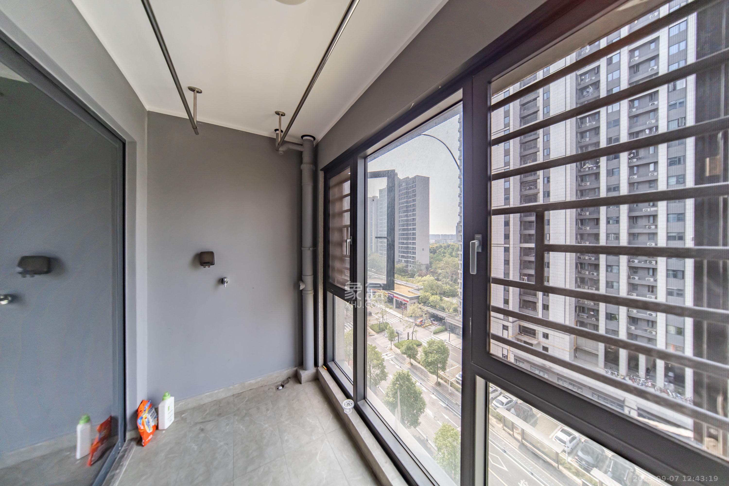 中海阅麓山一期  3室2厅2卫    2800.0元/月 中海阅麓山一期  3室2厅2卫    2800.0元/月室内图