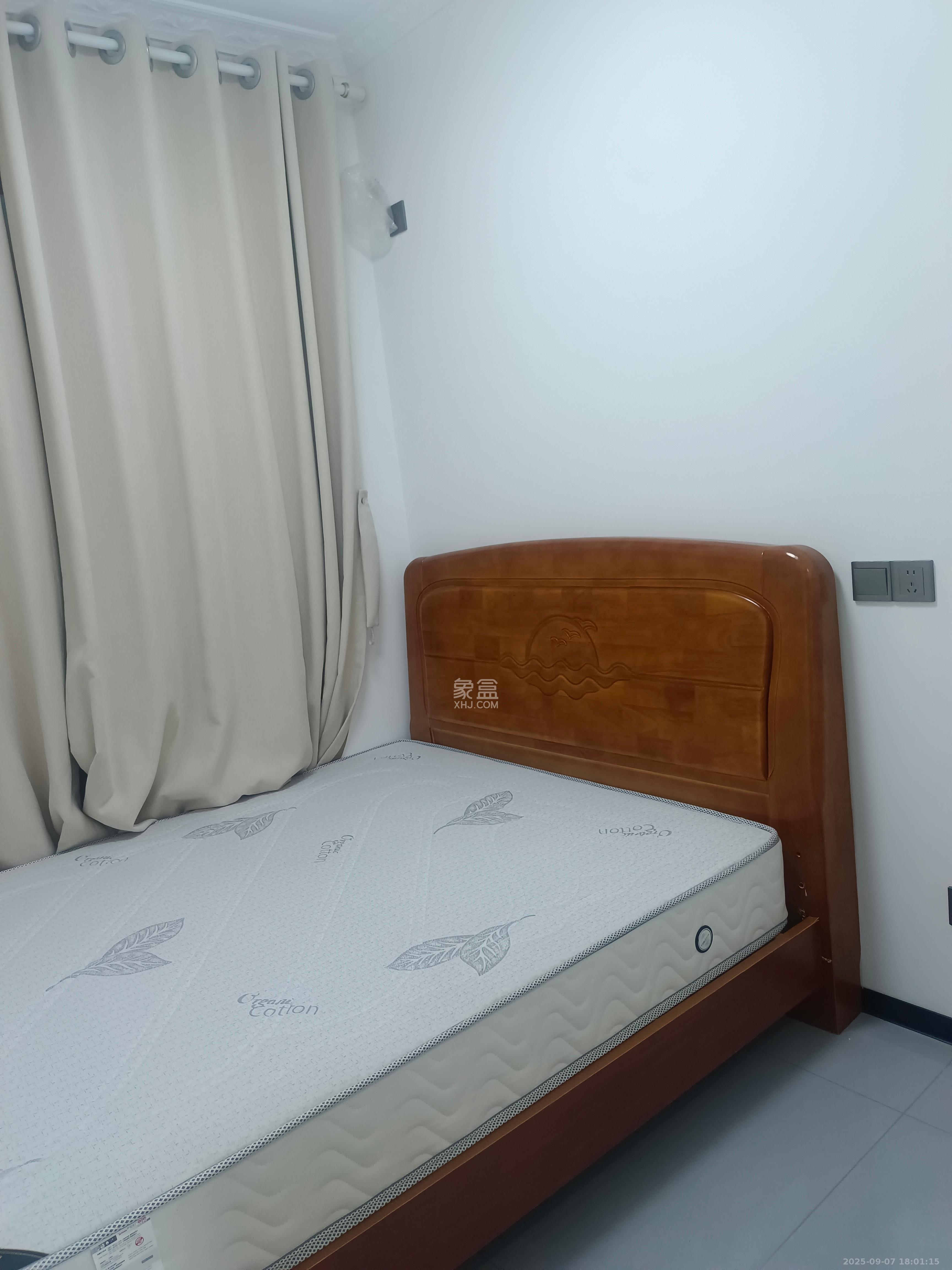 星湖湾一期高层  3室1厅1卫    2200.0元/月 星湖湾一期高层  3室1厅1卫    2200.0元/月室内图