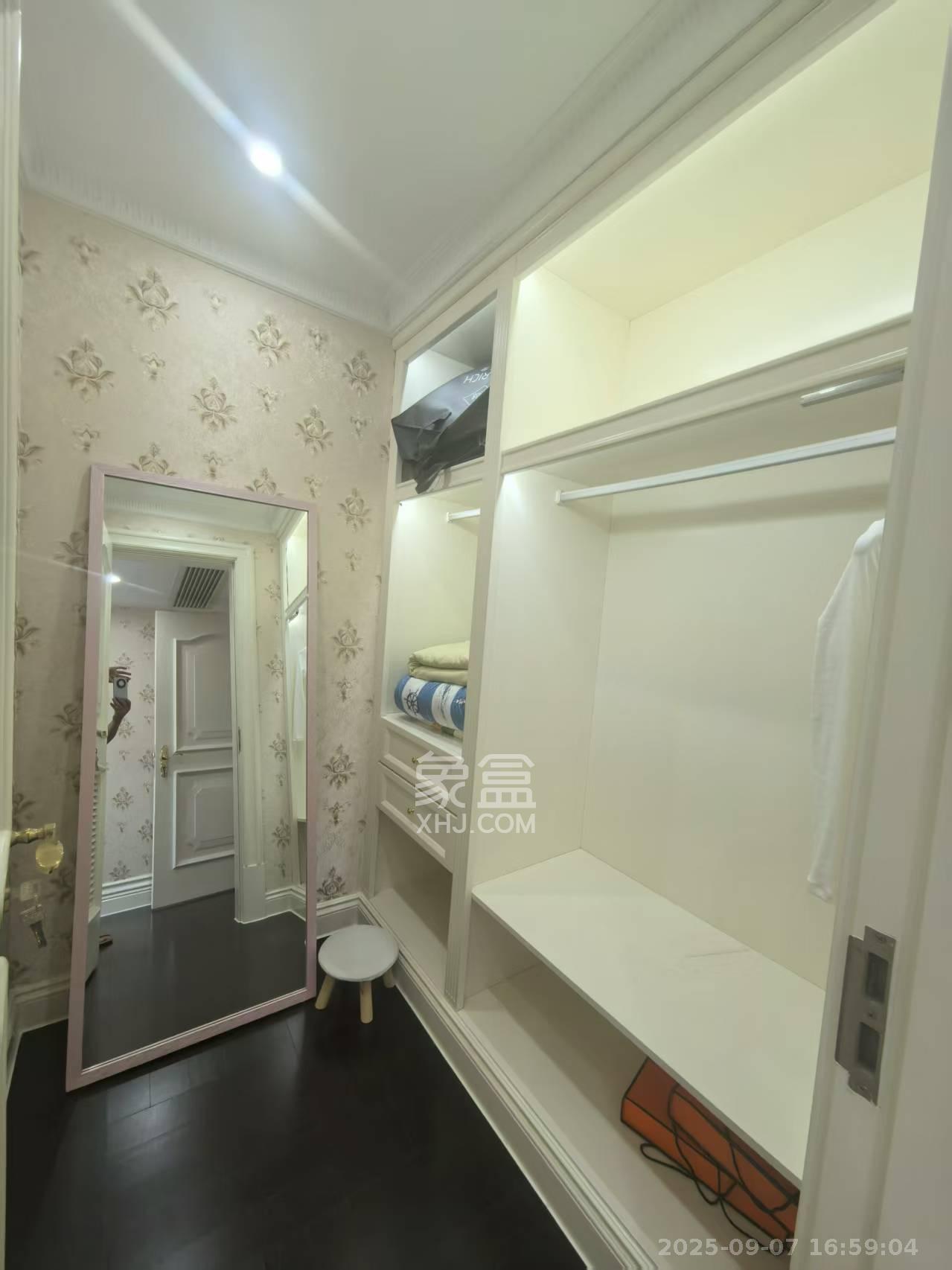 万达公馆  3室2厅3卫    10000.0元/月室内图