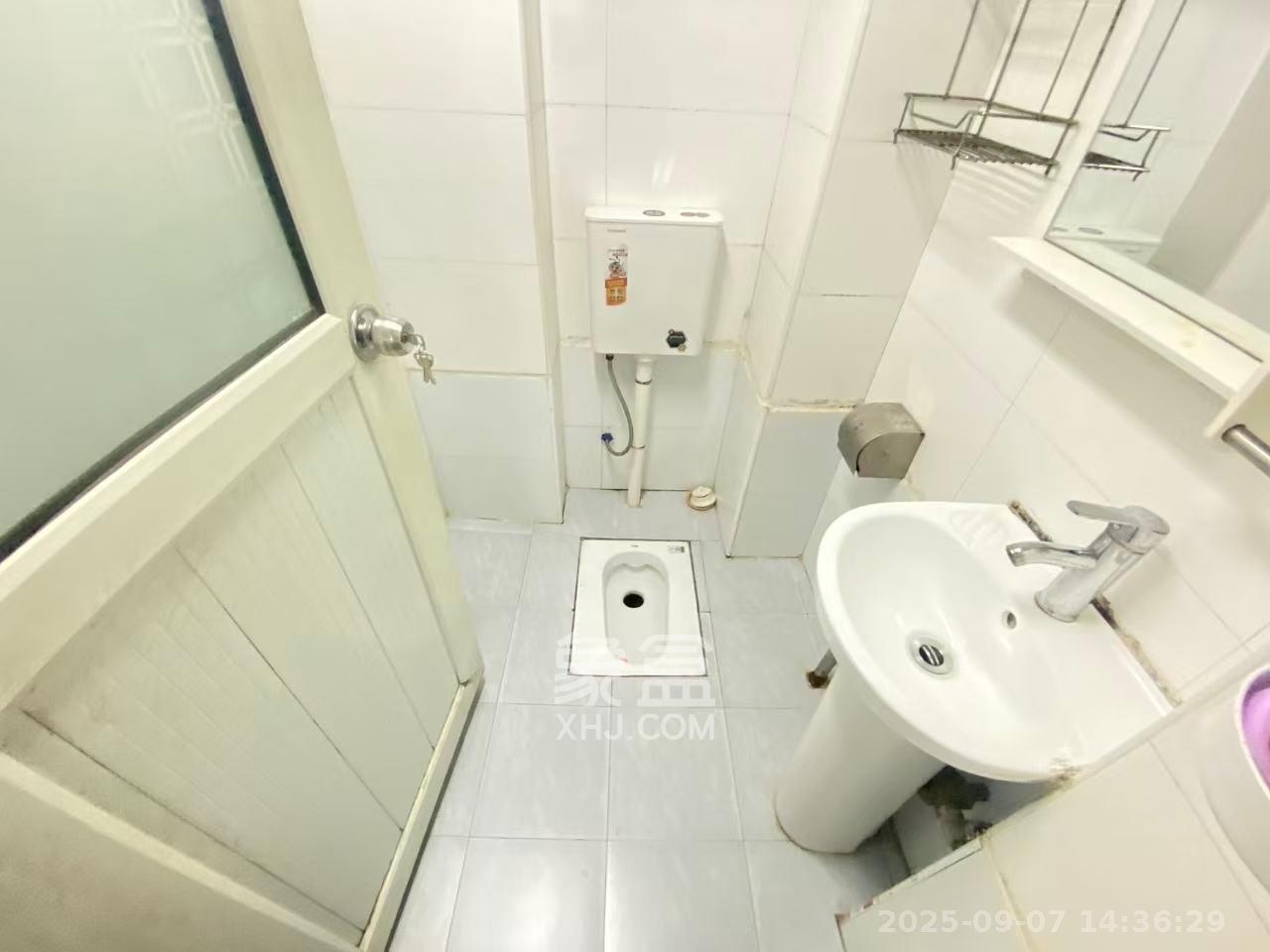 景泰雅苑(景江融城)  2室1厅1卫    1800.0元/月 景泰雅苑(景江融城)  2室1厅1卫    1800.0元/月室内图