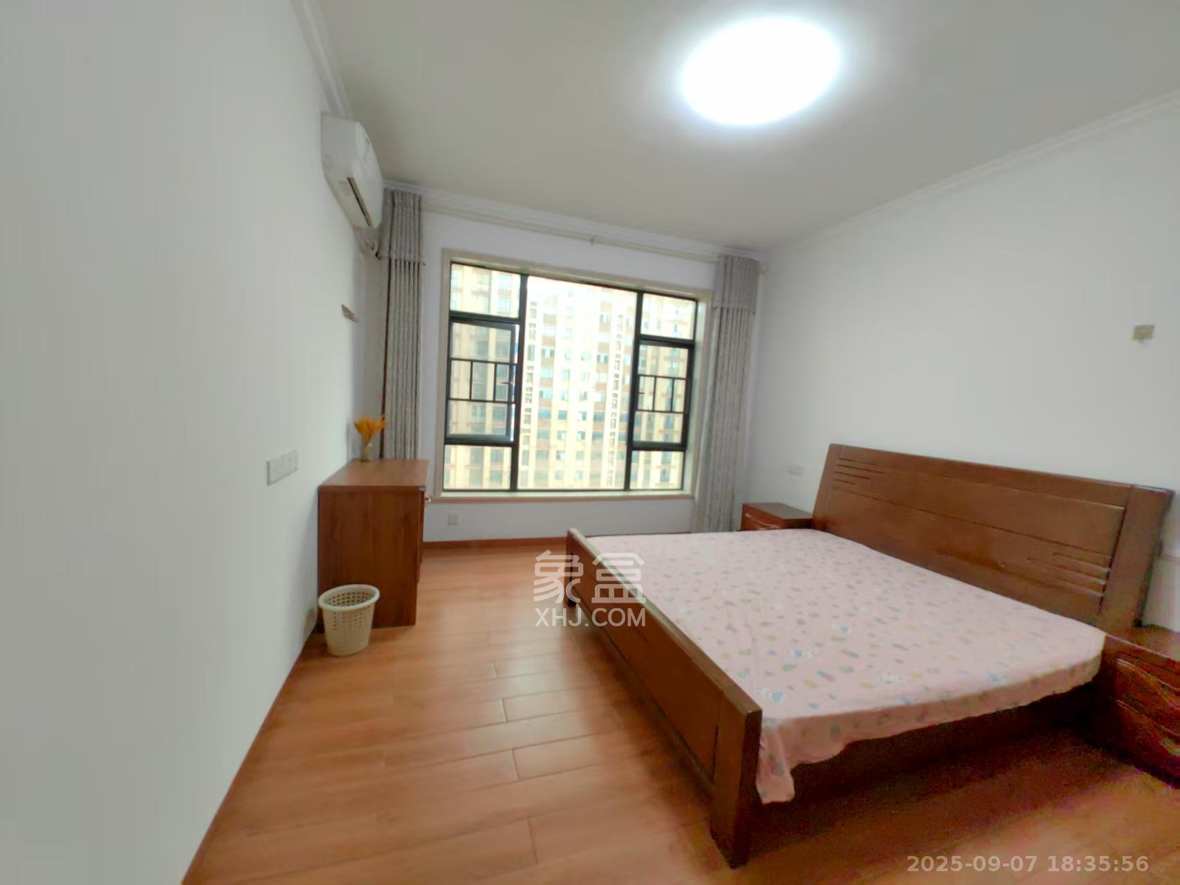 天元涉外景园C区 4室2厅2卫 3200.0元/月 天元涉外景园C区 4室2厅2卫 3200.0元/月室内图