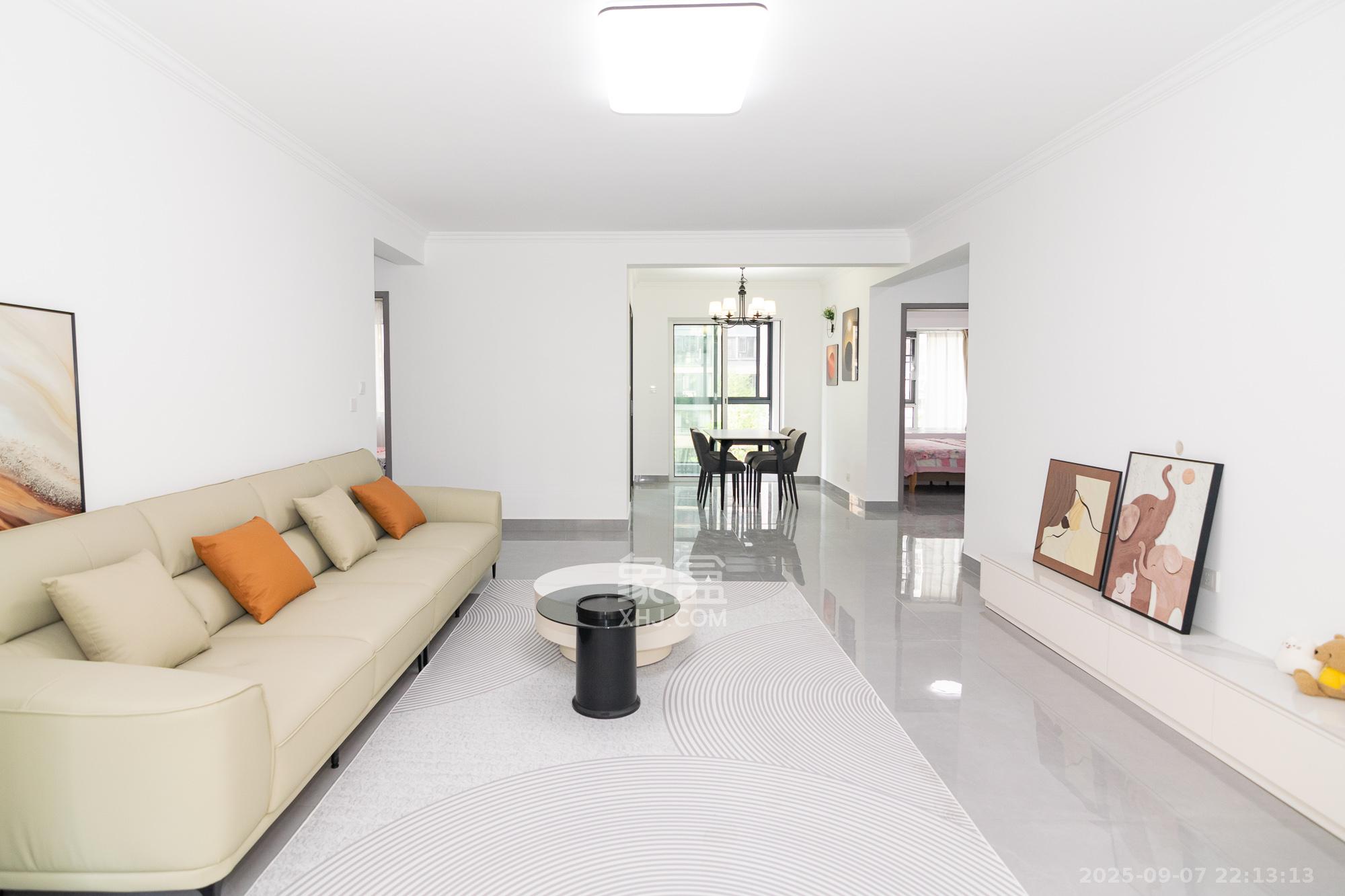 亿达智造小镇望天悦 0室0厅0卫 75.0万 亿达智造小镇望天悦 0室0厅0卫 75.0万客厅