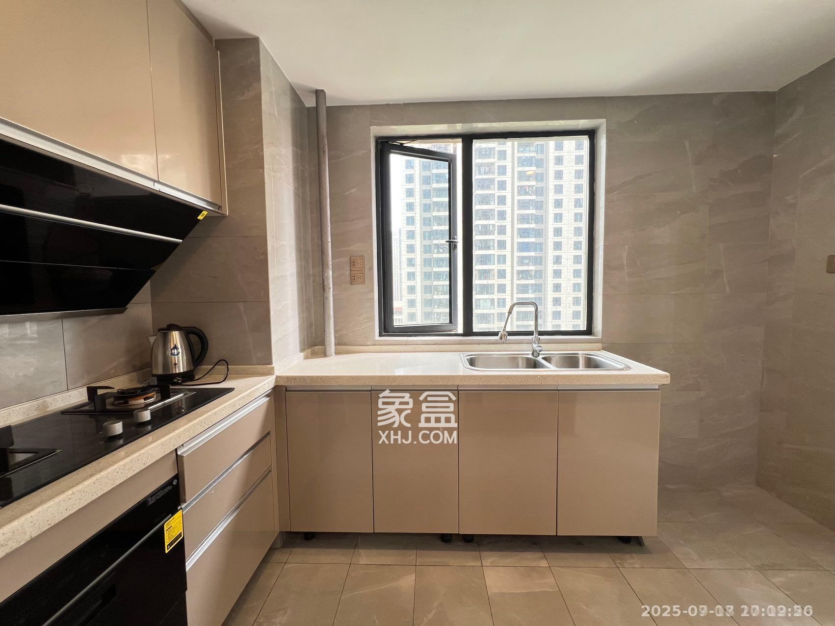 绿地长沙城际空间站(绿地新里佳苑)  4室2厅2卫    3600.0元/月 绿地长沙城际空间站(绿地新里佳苑)  4室2厅2卫    3600.0元/月室内图