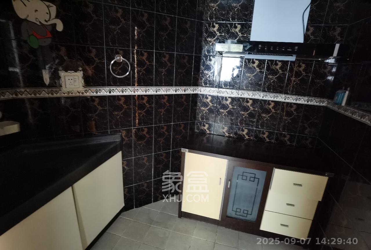 和府  1室1厅1卫    1980.0元/月 和府  1室1厅1卫    1980.0元/月室内图