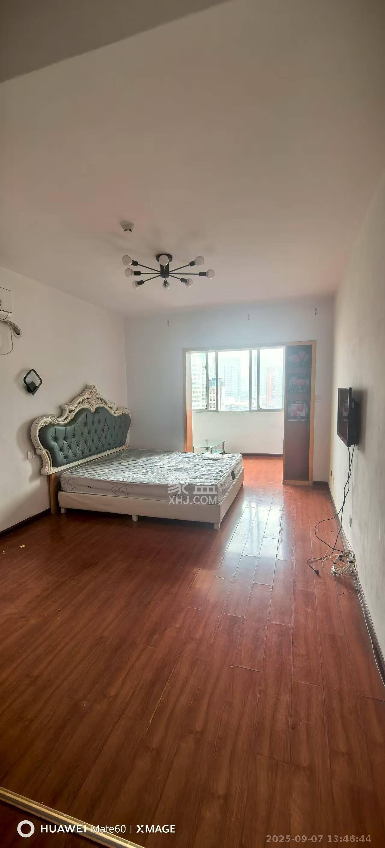 景江东方  1室1厅1卫    1800.0元/月室内图