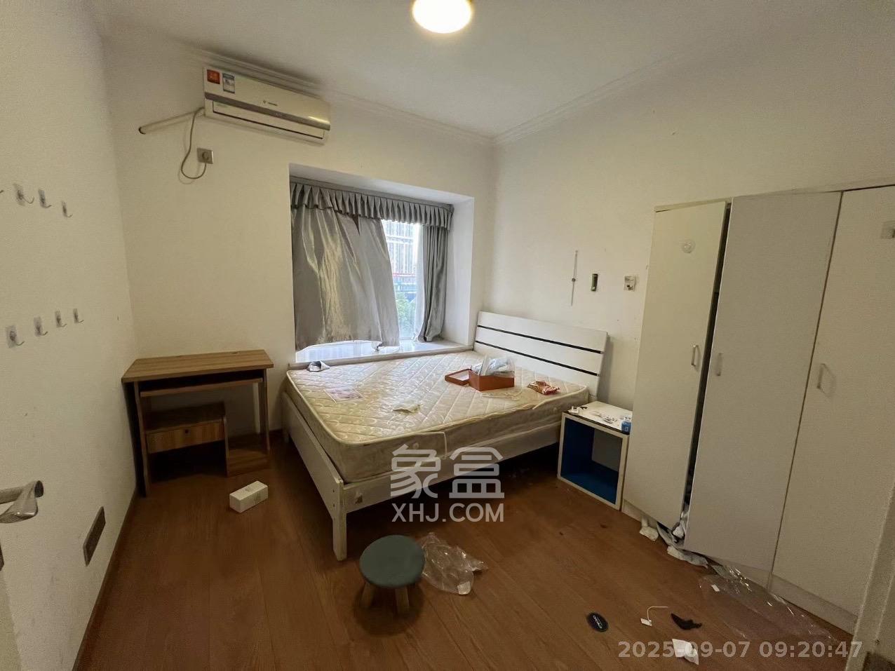 金地格林公馆  3室2厅2卫    3200.0元/月室内图