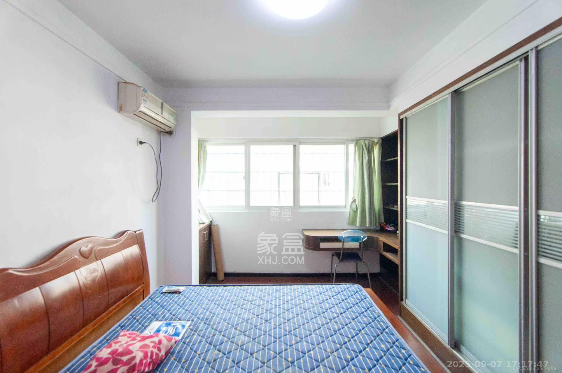 恩瑞麓山名园（龙王港小区）  3室2厅2卫    2500.0元/月室内图