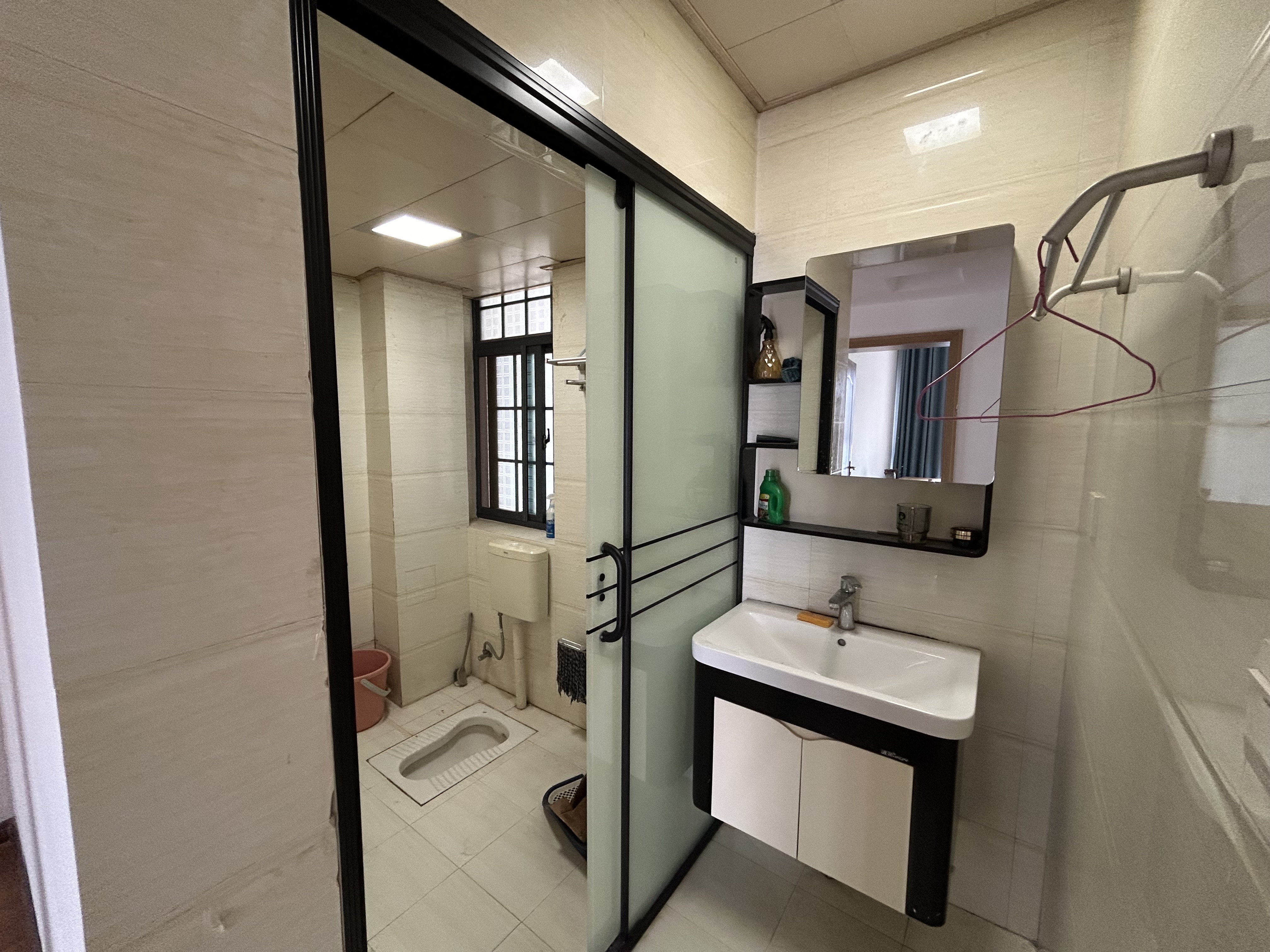 逸臣广场 3室2厅2卫 2000.0元/月 逸臣广场 3室2厅2卫 2000.0元/月室内图