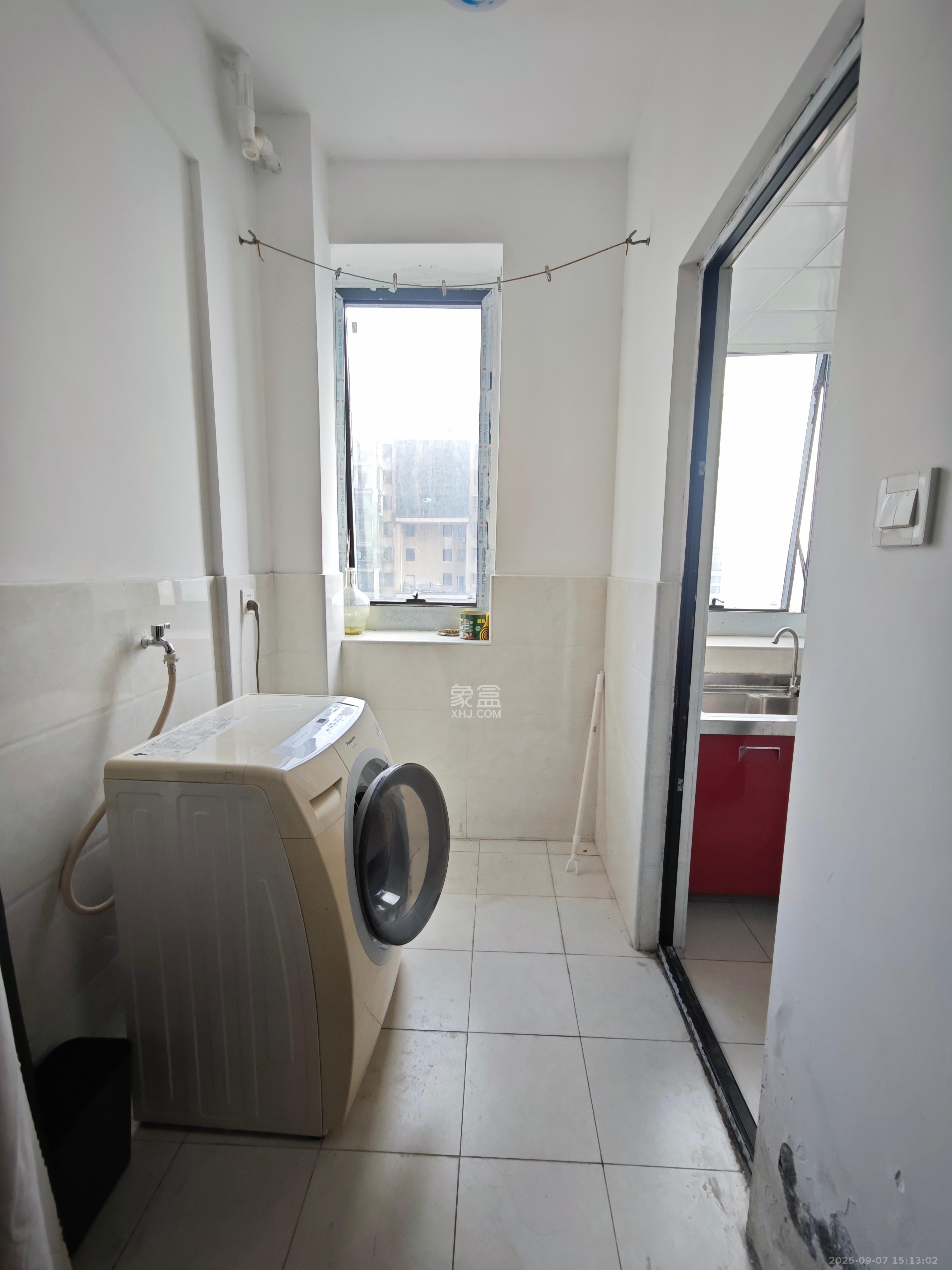 未来漫城 1室1厅1卫 1300.0元/月 未来漫城 1室1厅1卫 1300.0元/月室内图