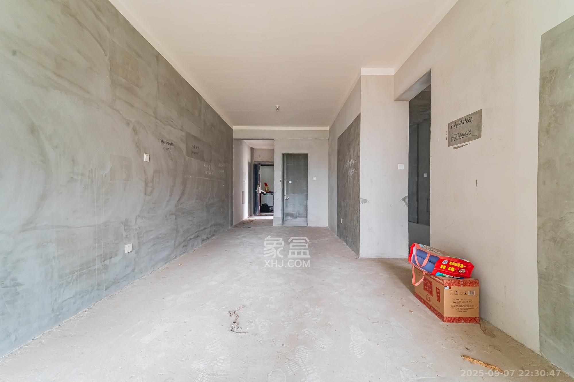 恒基凯旋门三期 3室2厅1卫 71.8万 恒基凯旋门三期 3室2厅1卫 71.8万客厅