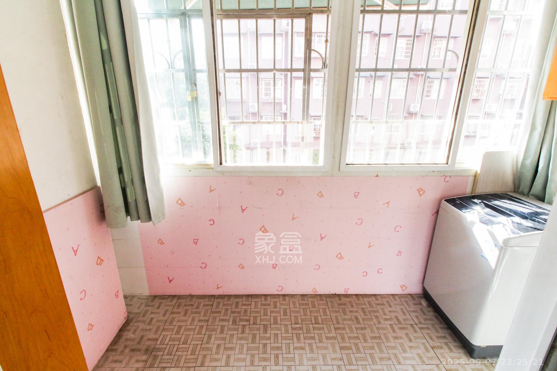 湘樟园小区（湘樟家园）  2室2厅1卫    63.0万阳台