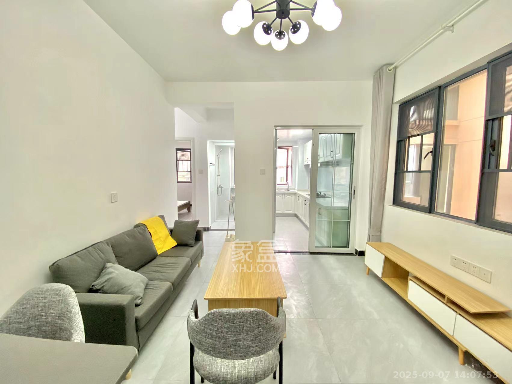 韭菜园嘉苑  2室2厅1卫    3200.0元/月室内图