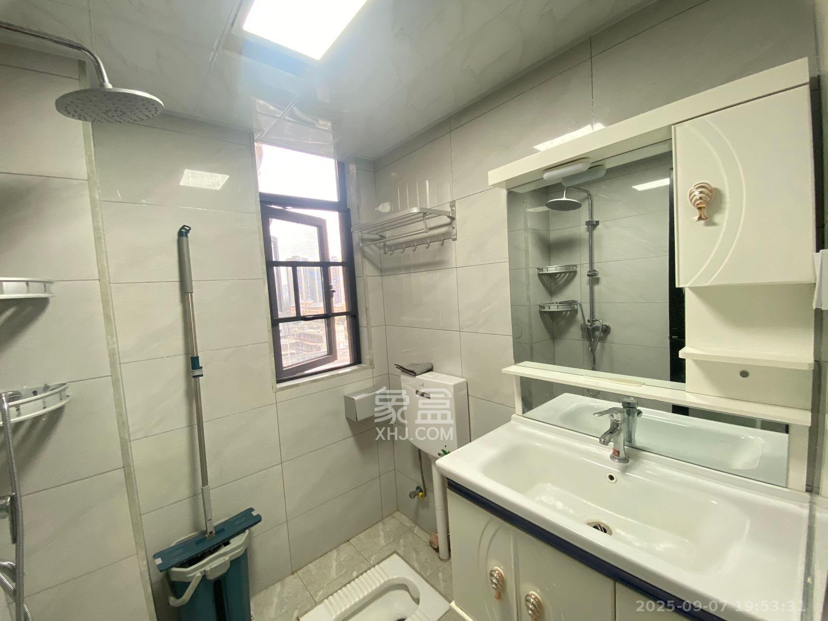 嘉雨兴园 2室1厅1卫 2600.0元/月 嘉雨兴园 2室1厅1卫 2600.0元/月室内图