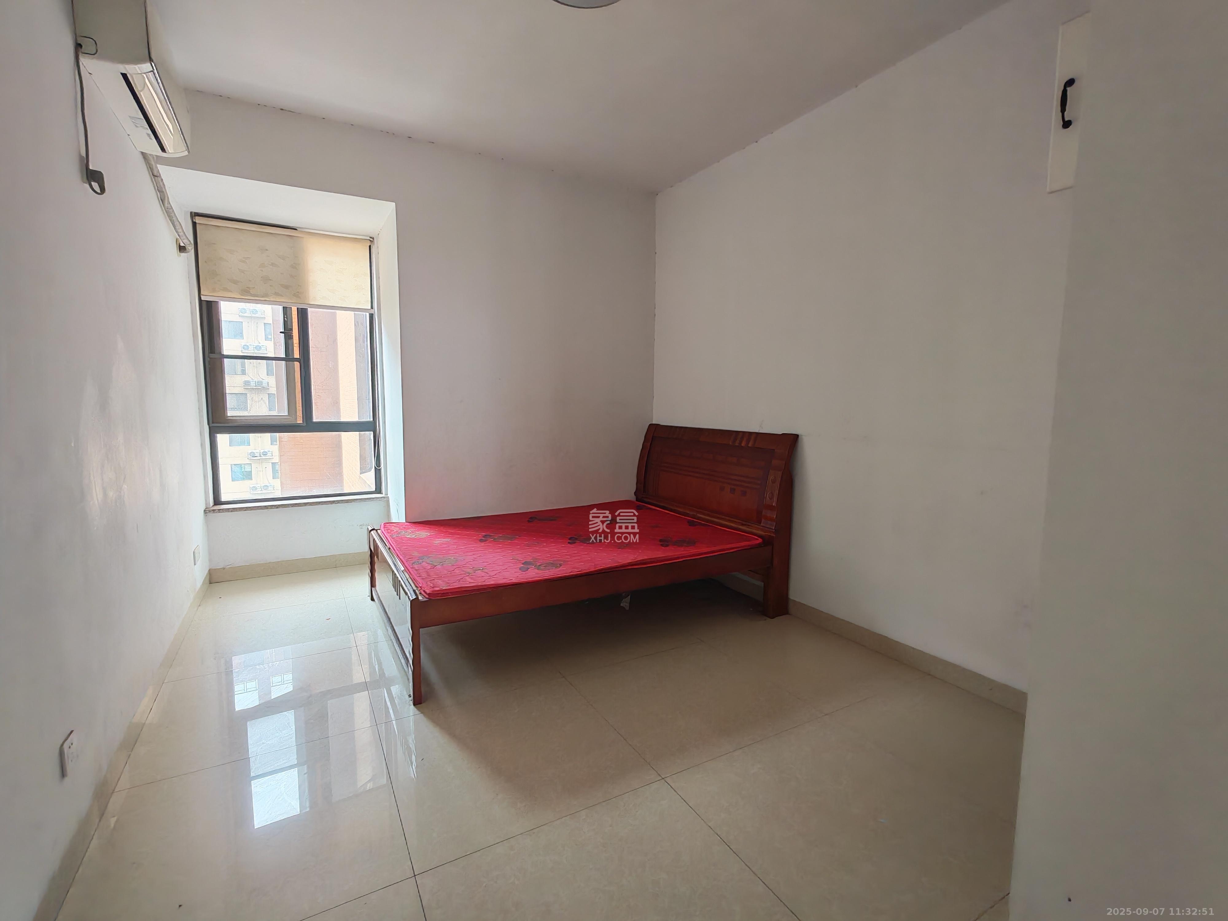 新盛珑璟台  2室2厅1卫    1800.0元/月室内图