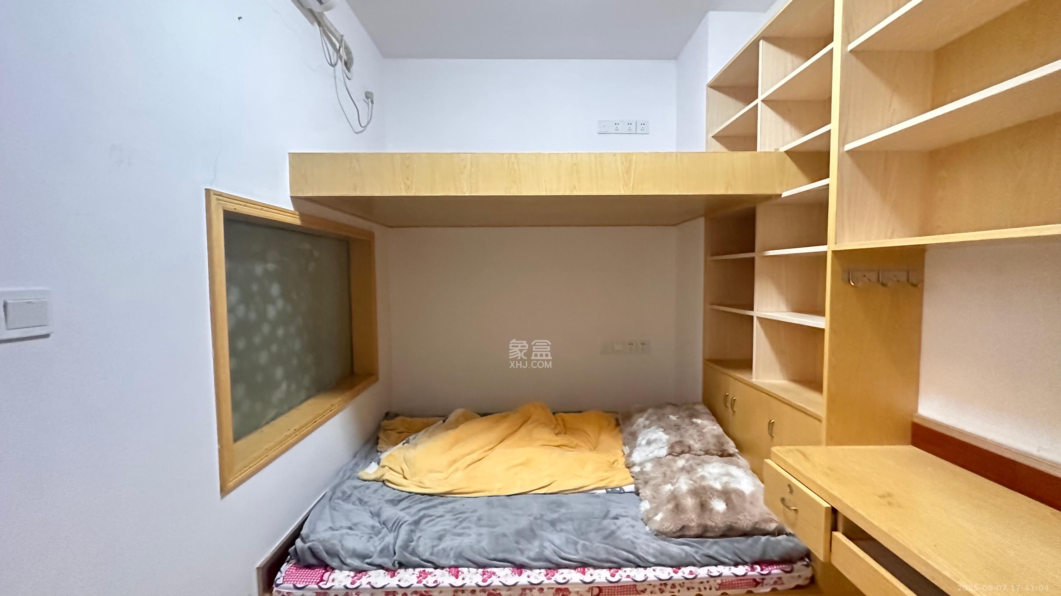 勤诚达新界  2室2厅1卫    1600.0元/月室内图