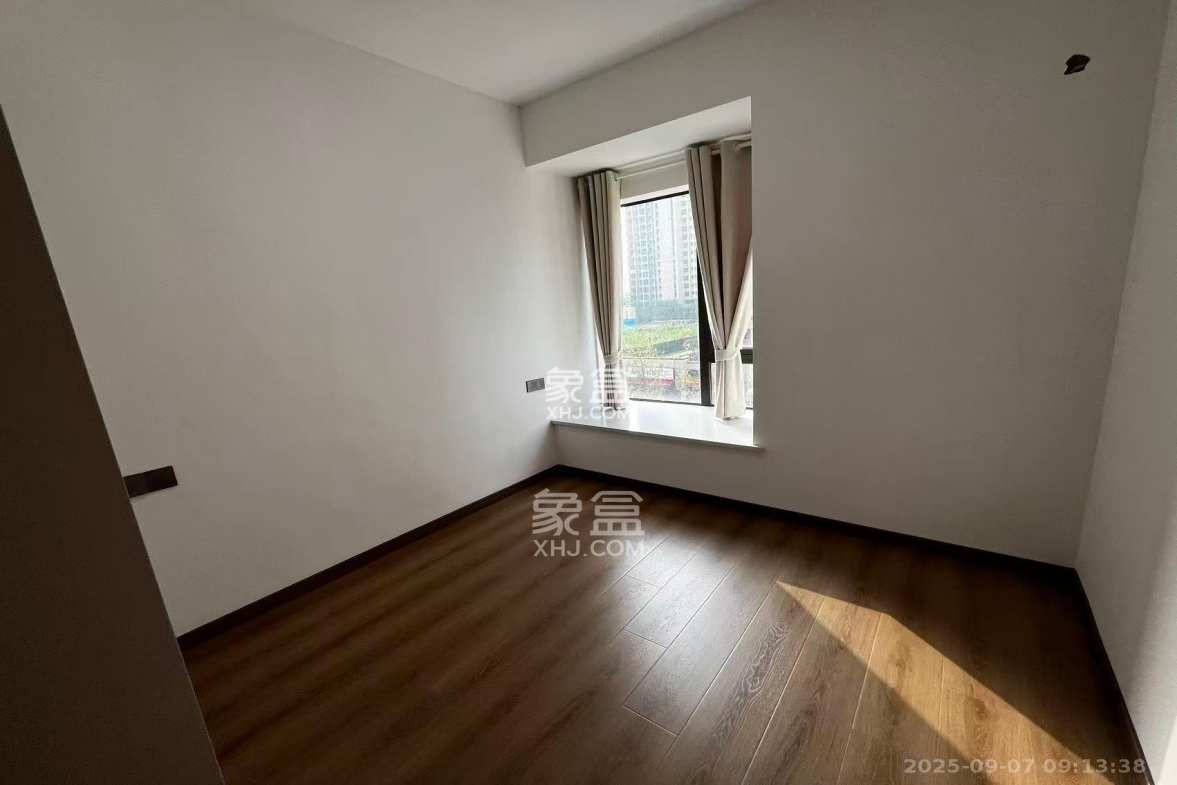 长房时代公馆  3室2厅2卫    2500.0元/月 长房时代公馆  3室2厅2卫    2500.0元/月室内图