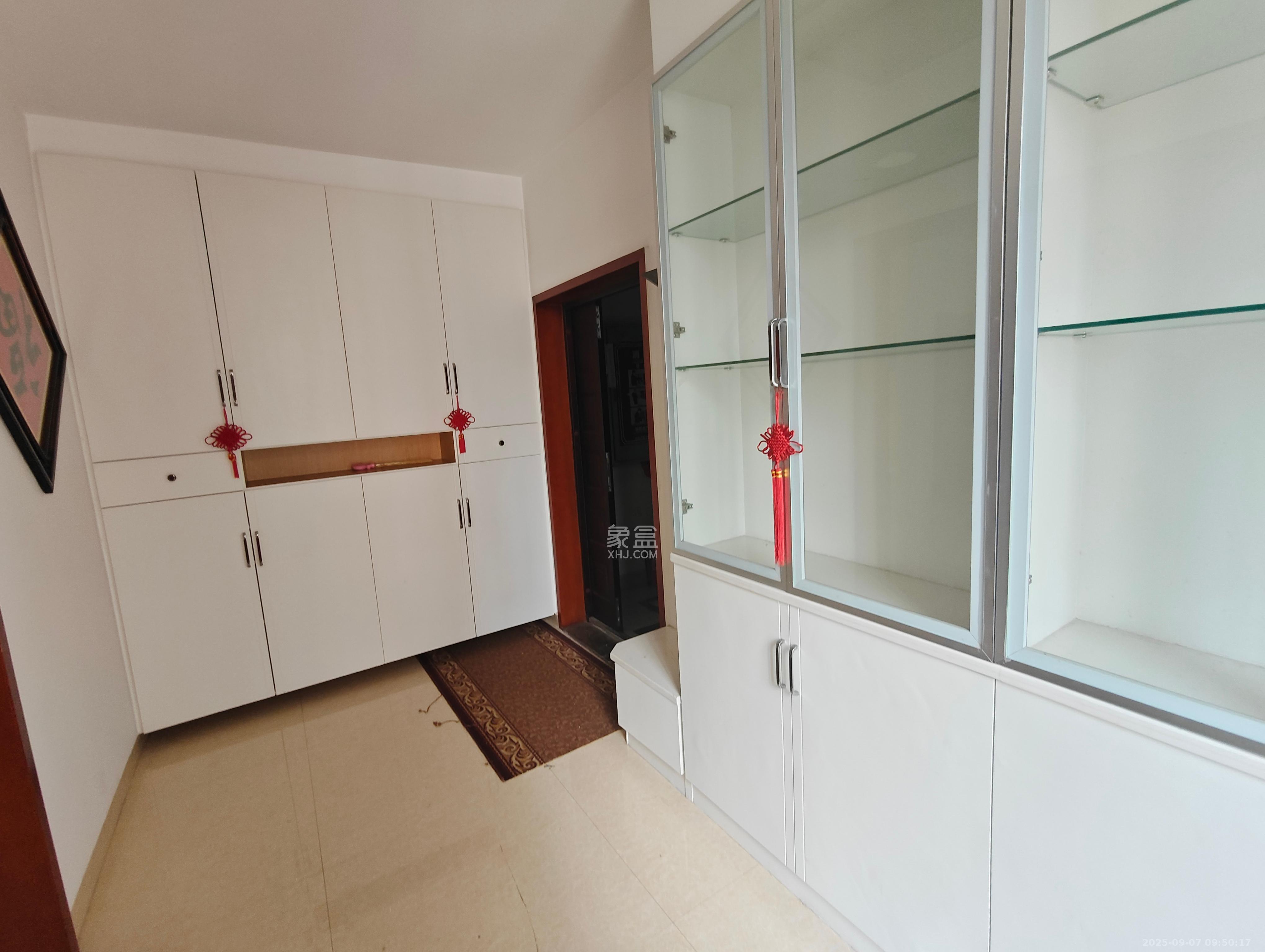 米兰春天  1室0厅0卫    2400.0元/月 米兰春天  1室0厅0卫    2400.0元/月室内图