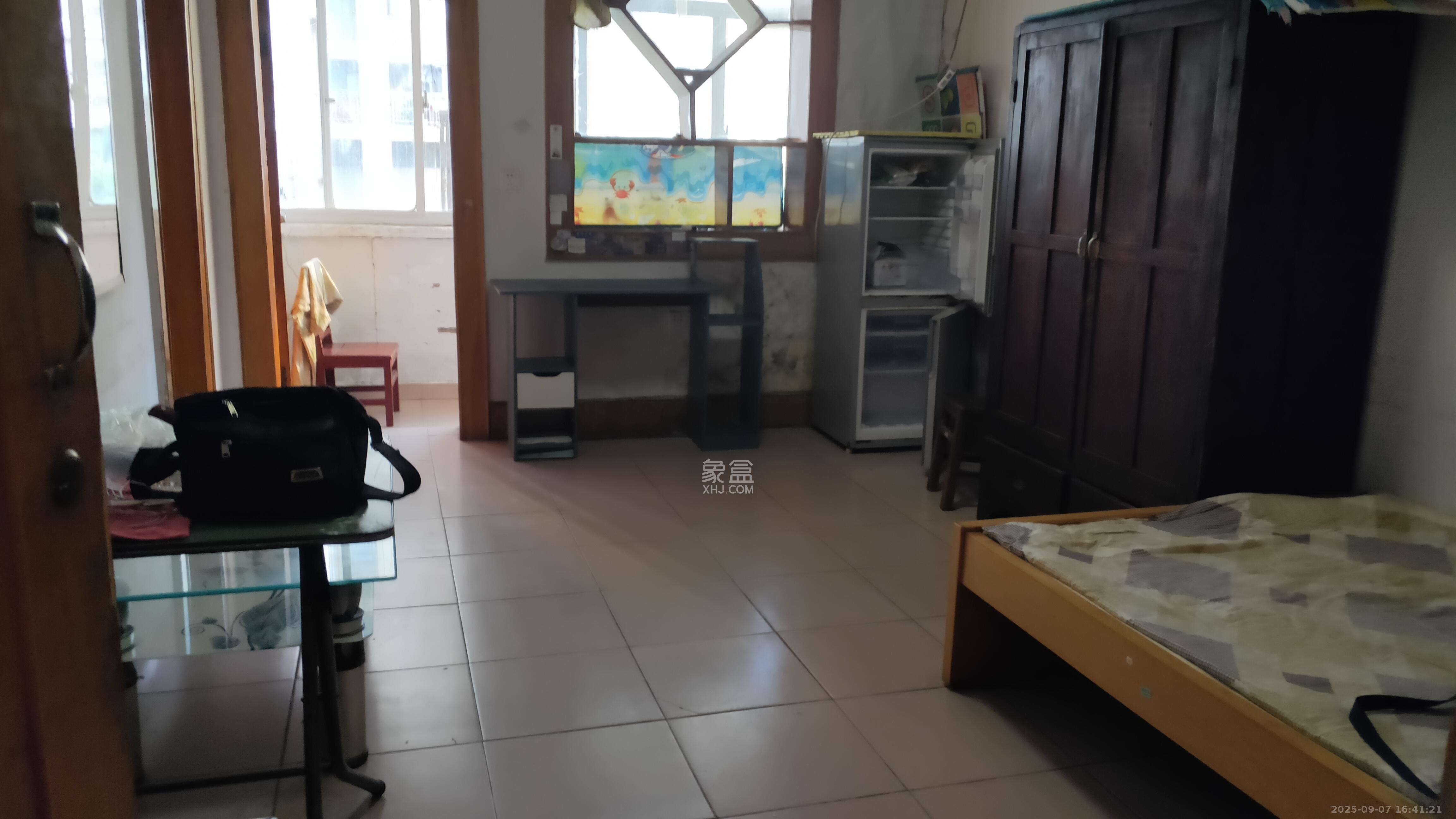 朝阳一、二村  1室1厅1卫    1200.0元/月 朝阳一、二村  1室1厅1卫    1200.0元/月室内图1