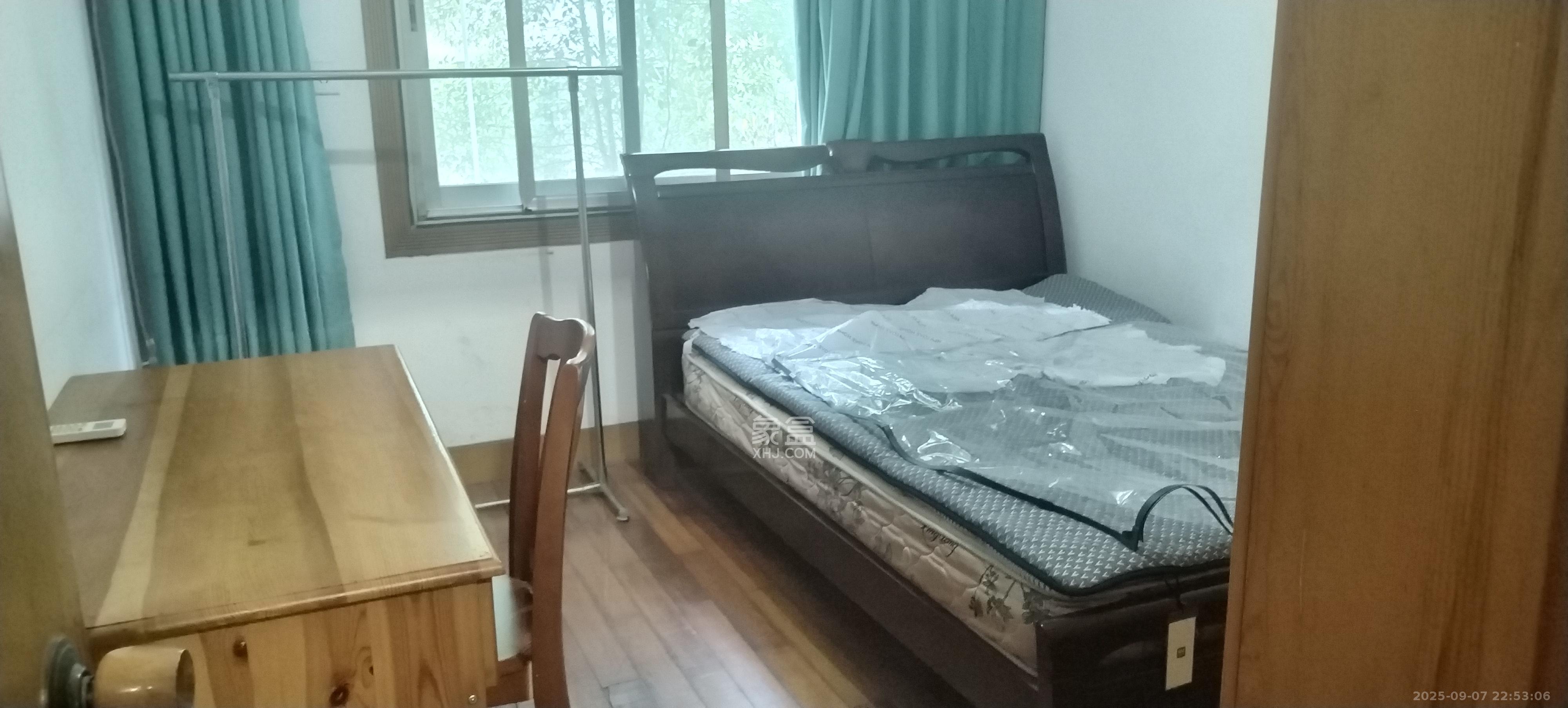 南园小区  2室1厅1卫   1300.00元/月室内图