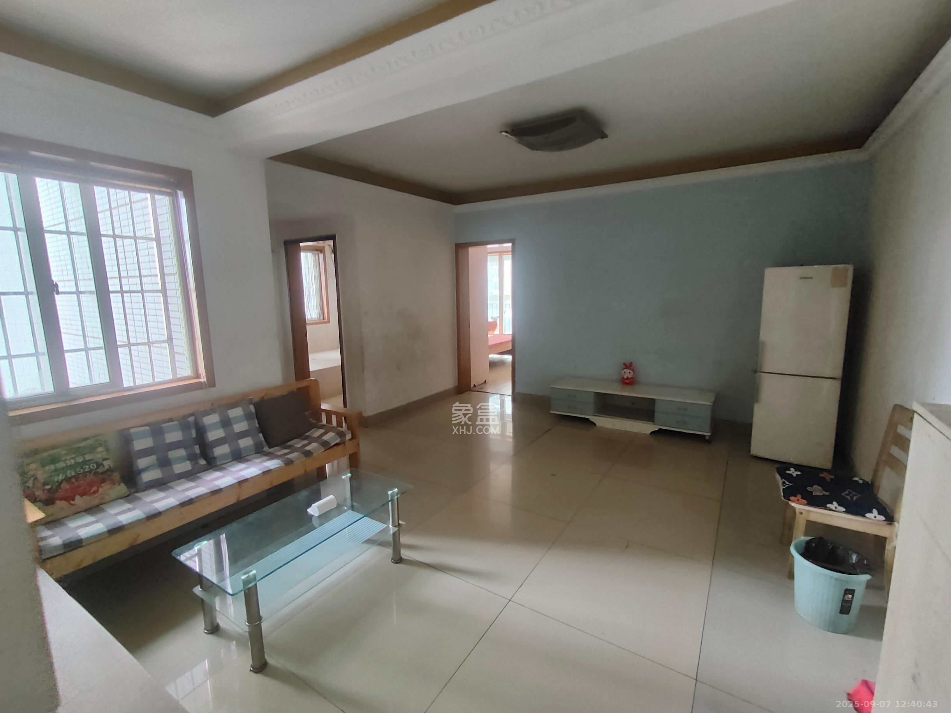 星典时代 2室2厅1卫 1800.0元/月 星典时代 2室2厅1卫 1800.0元/月室内图