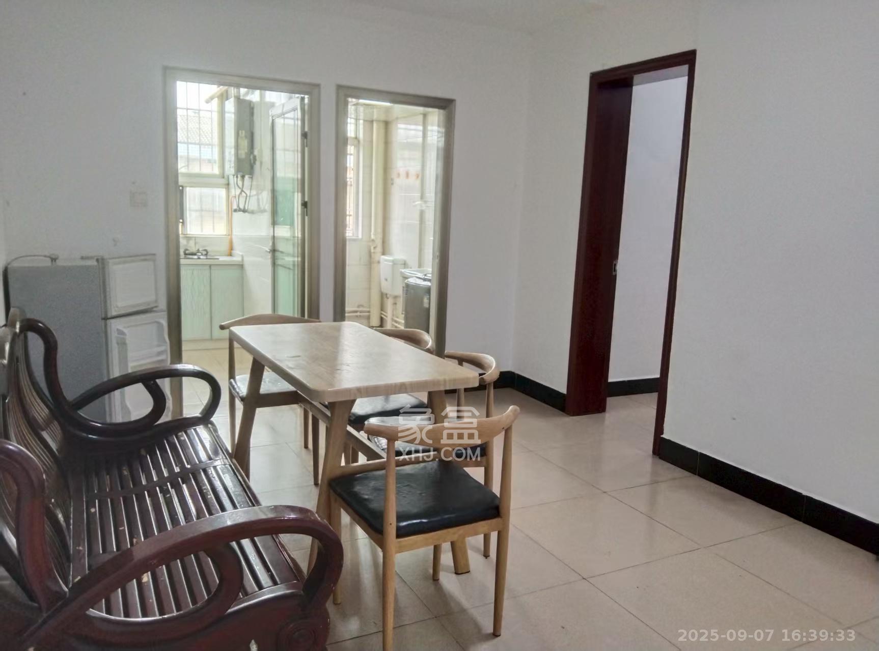 新塘垅小区(高桥物流园) 2室1厅1卫 1200.0元/月 新塘垅小区(高桥物流园) 2室1厅1卫 1200.0元/月室内图