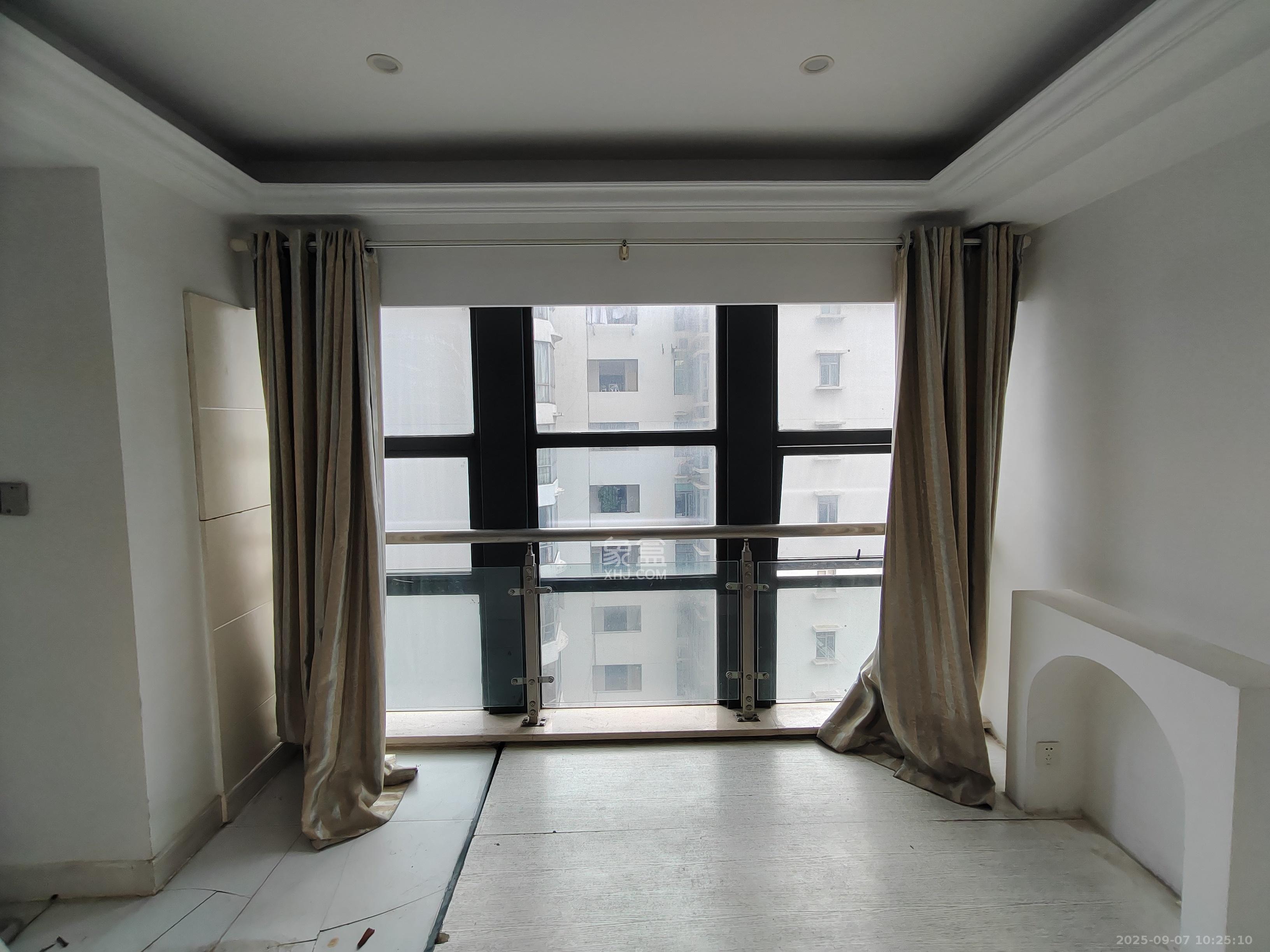 壹号公馆  1室1厅1卫    2200.0元/月 壹号公馆  1室1厅1卫    2200.0元/月室内图