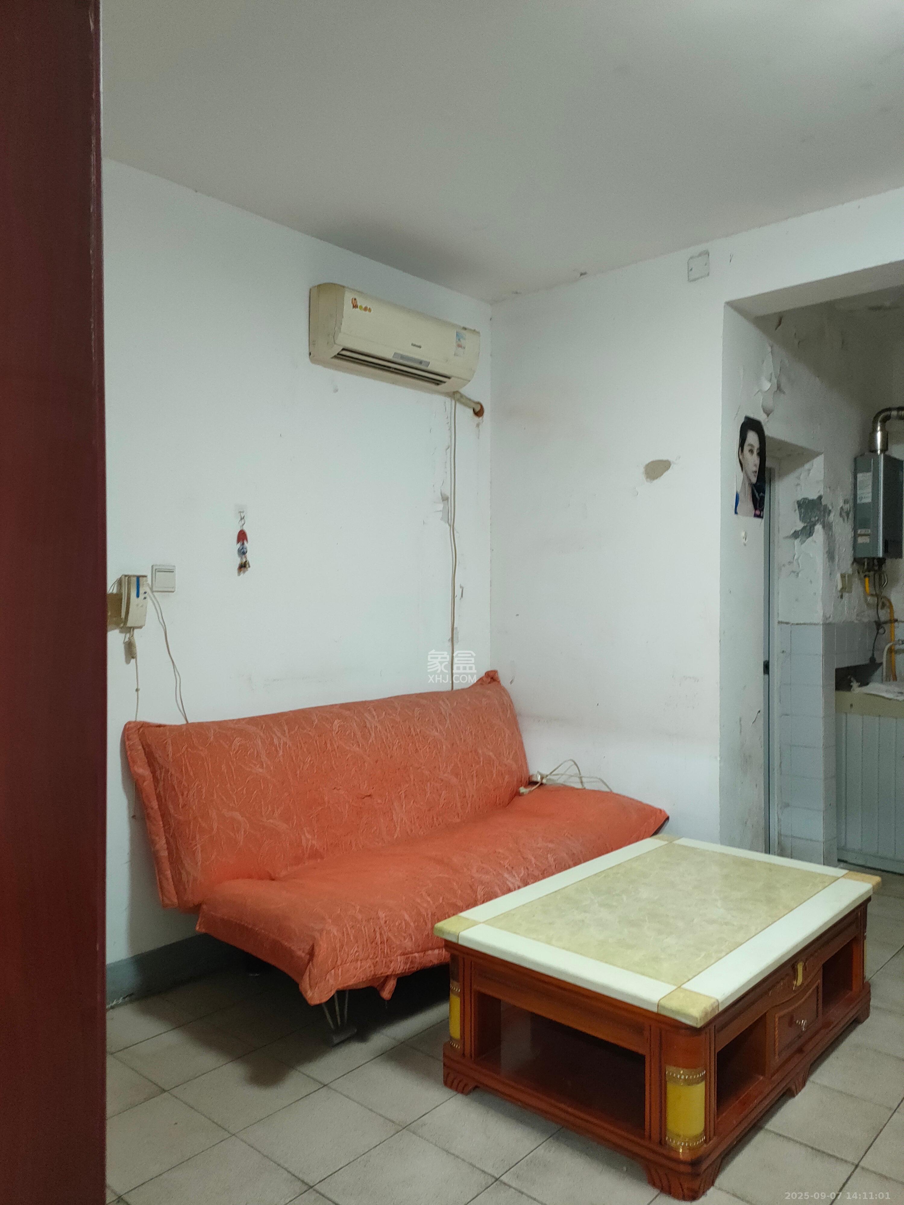 杨家山卫生局宿舍  2室2厅1卫    900.0元/月 杨家山卫生局宿舍  2室2厅1卫    900.0元/月室内图