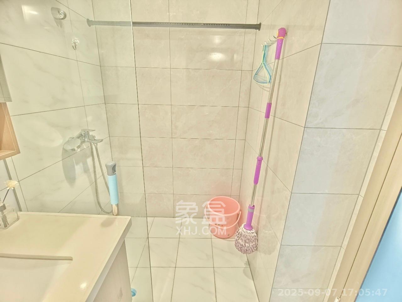 藏珑湖上公馆 1室1厅2卫 2600.0元/月 藏珑湖上公馆 1室1厅2卫 2600.0元/月室内图