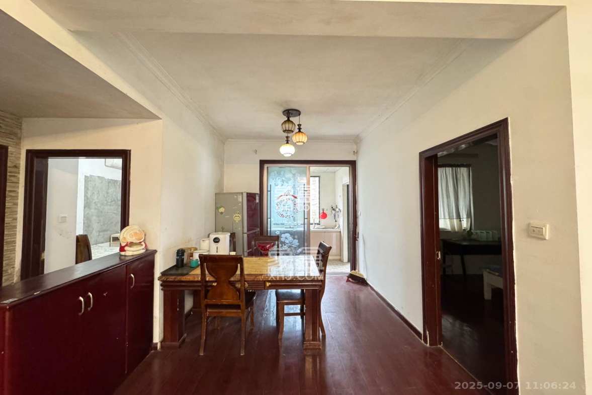 联诚国际城  3室2厅2卫    1600.0元/月 联诚国际城  3室2厅2卫    1600.0元/月室内图