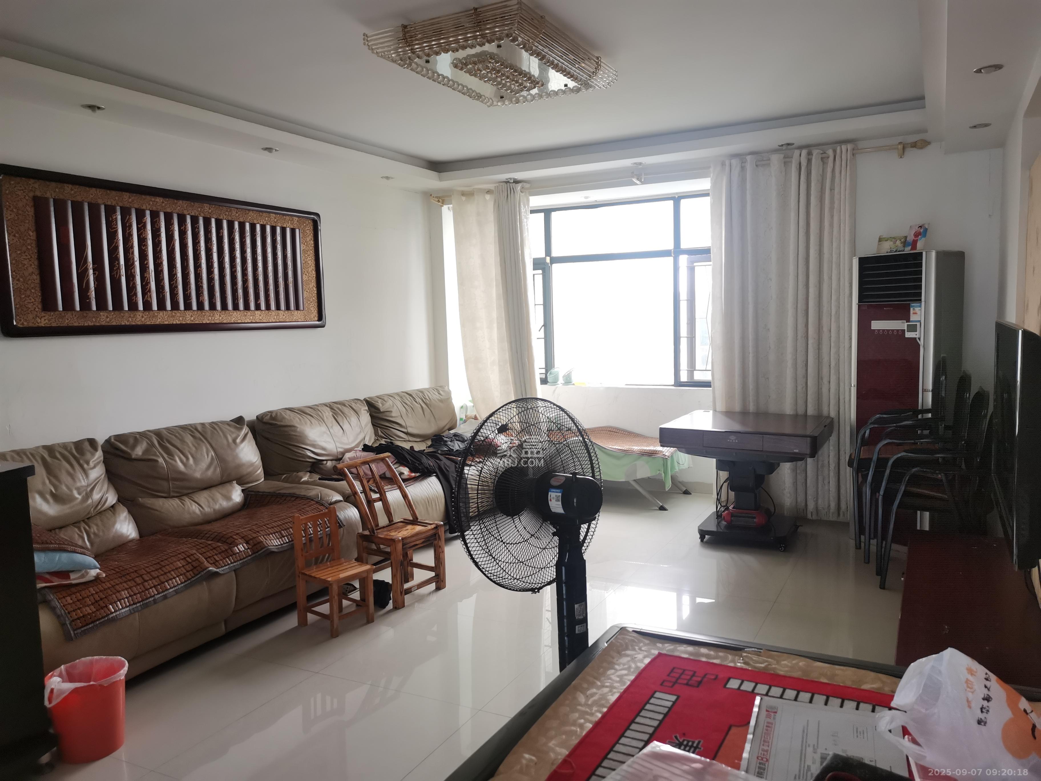 山水熙园 3室2厅2卫 2300.0元/月 山水熙园 3室2厅2卫 2300.0元/月室内图