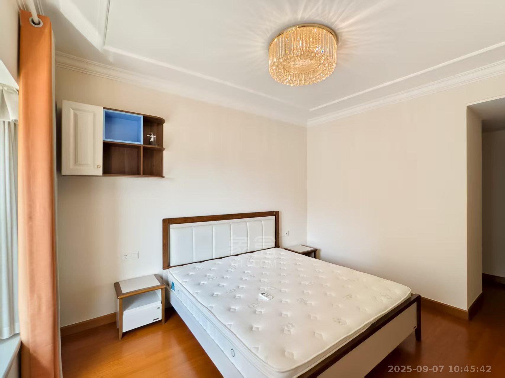 恒大华府  4室2厅2卫    2500.0元/月室内图