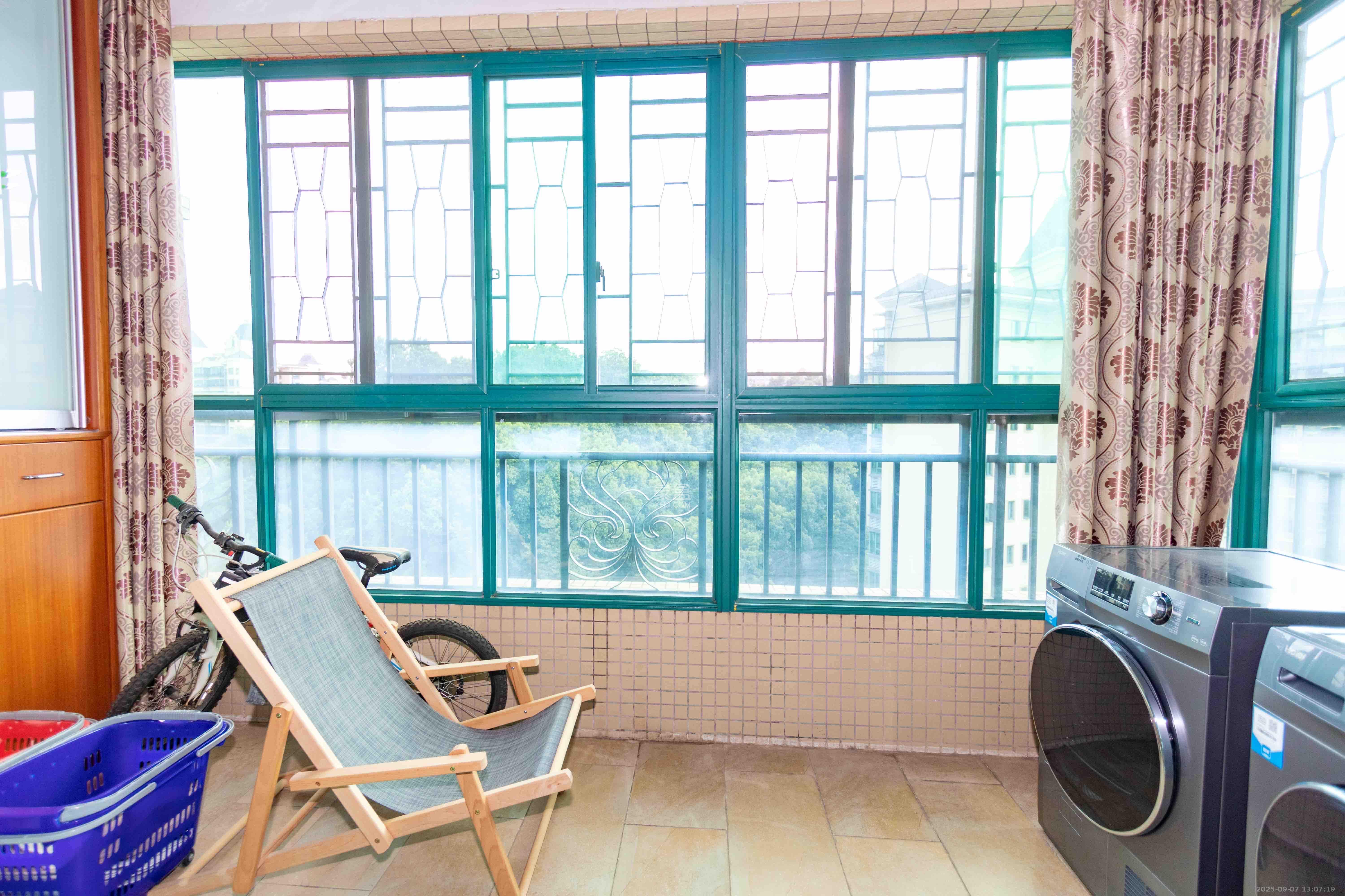 恒大城  3室2厅2卫    2500.0元/月 恒大城  3室2厅2卫    2500.0元/月室内图