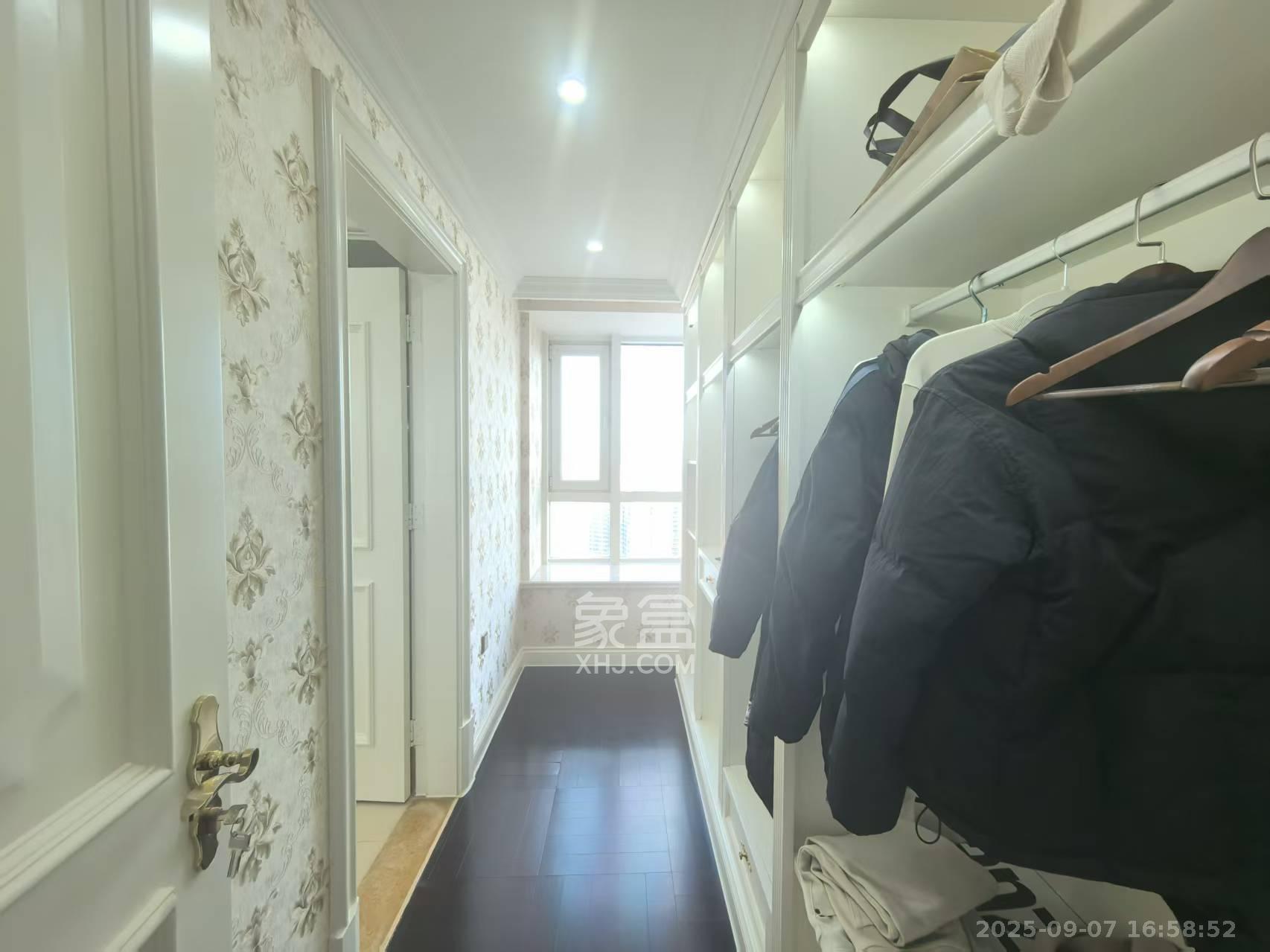 万达公馆  3室2厅3卫    10000.0元/月室内图