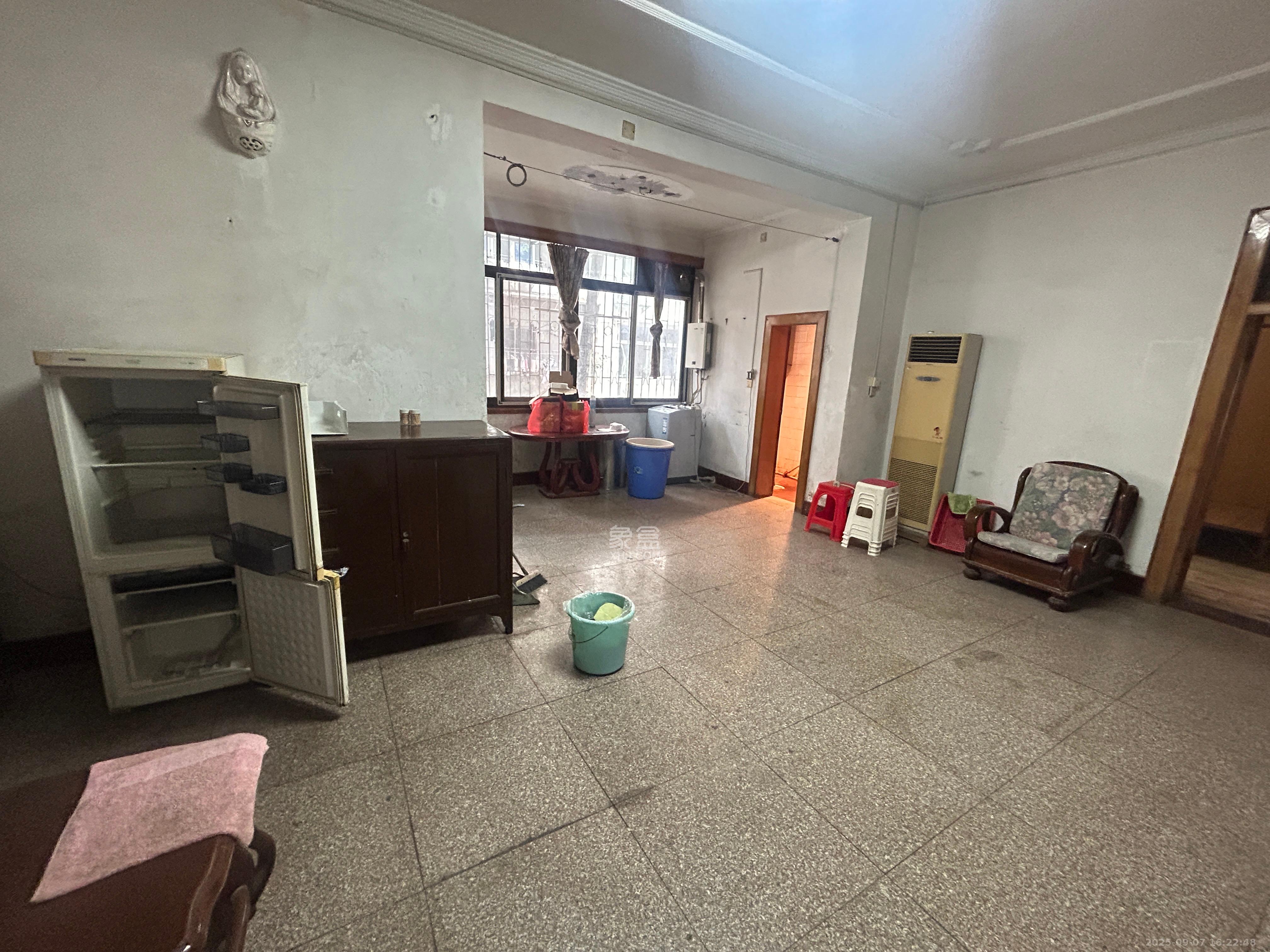 农机宿舍(省农机局大院宿舍)  4室2厅2卫    3080.0元/月 农机宿舍(省农机局大院宿舍)  4室2厅2卫    3080.0元/月