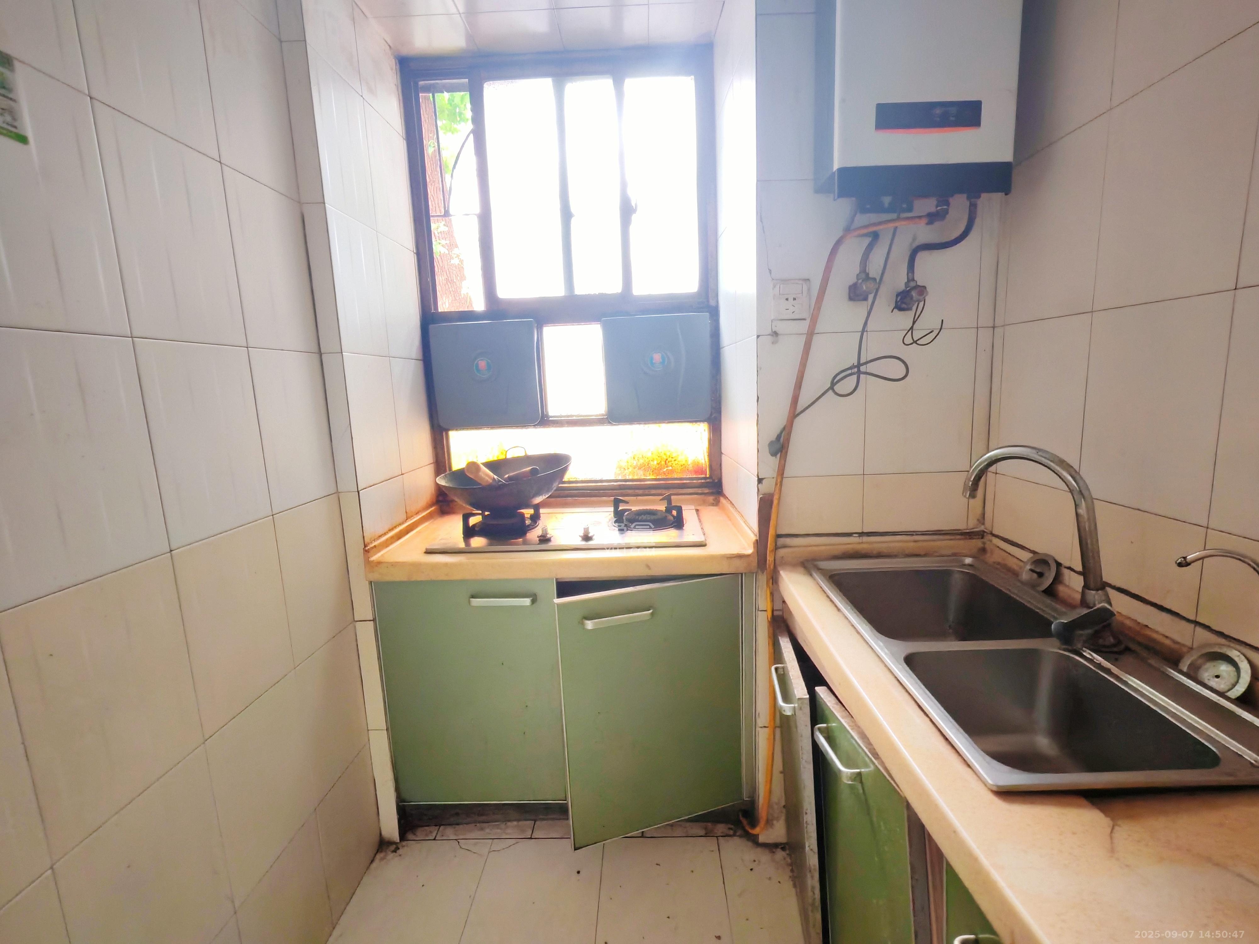 红龙庙小区  1室1厅1卫    1550.0元/月室内图