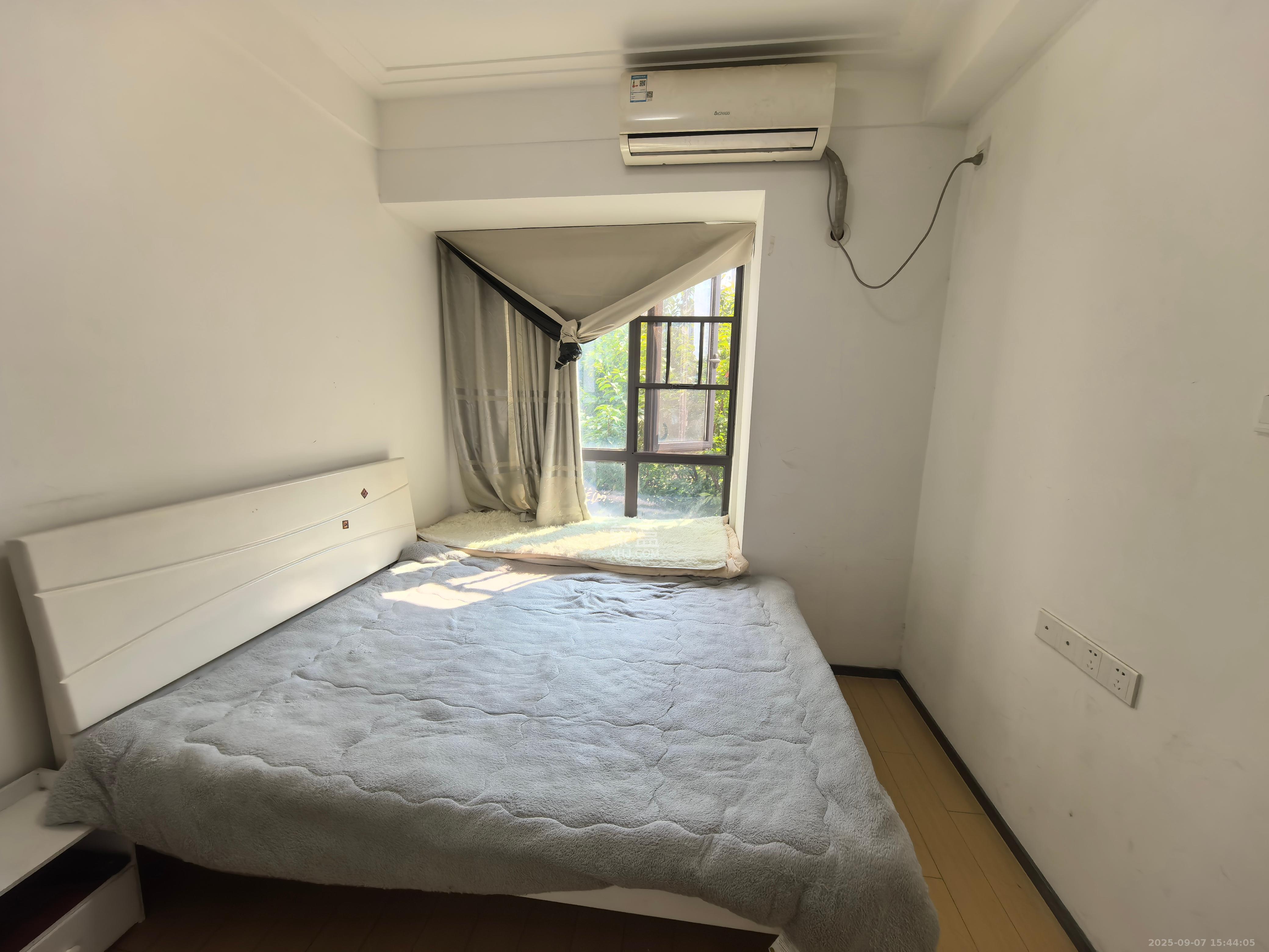 中海新城熙岸(中信新城五期)  2室2厅1卫    1600.0元/月 中海新城熙岸(中信新城五期)  2室2厅1卫    1600.0元/月室内图