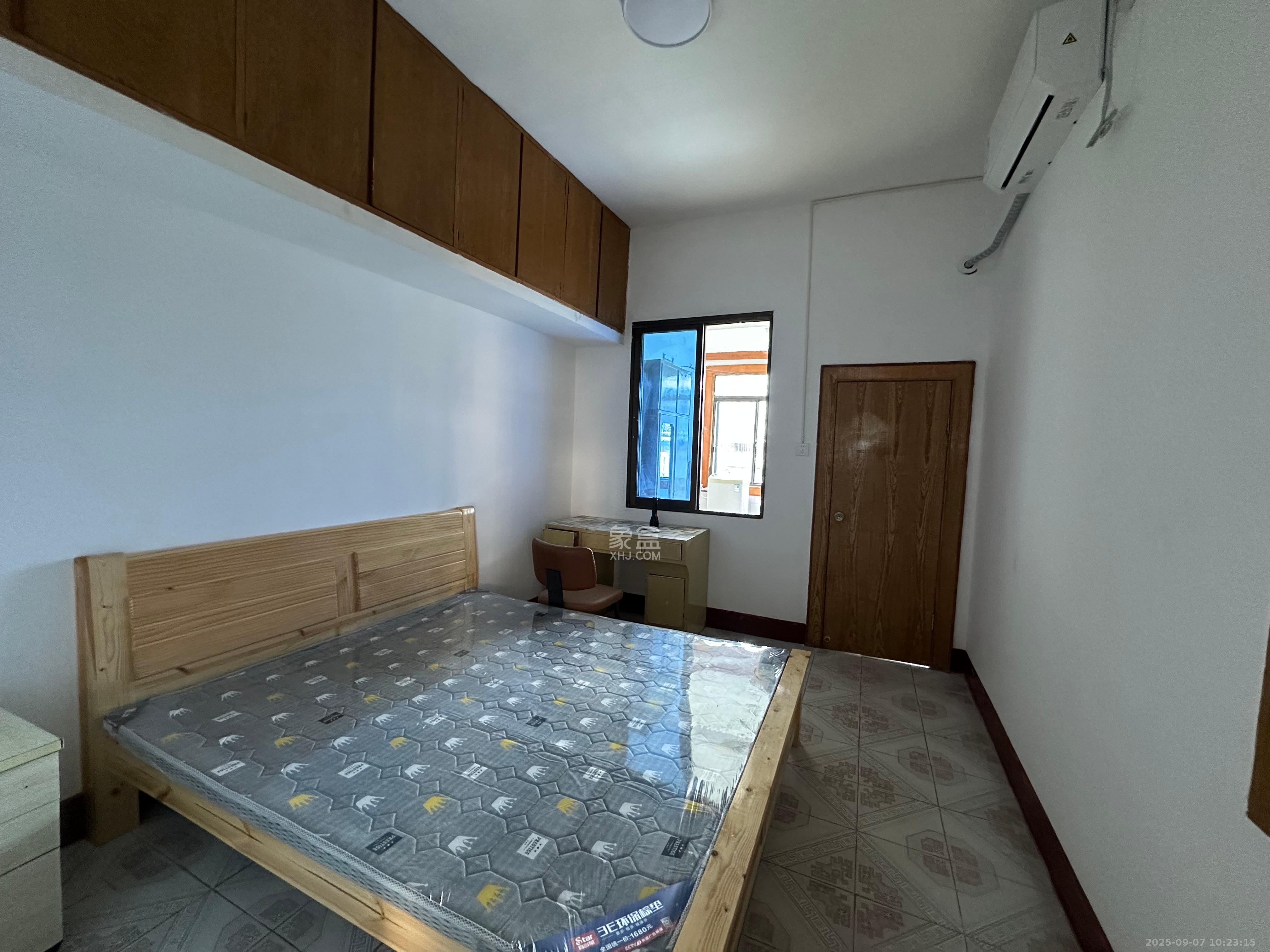 邮电新村  3室1厅1卫    1300.0元/月室内图