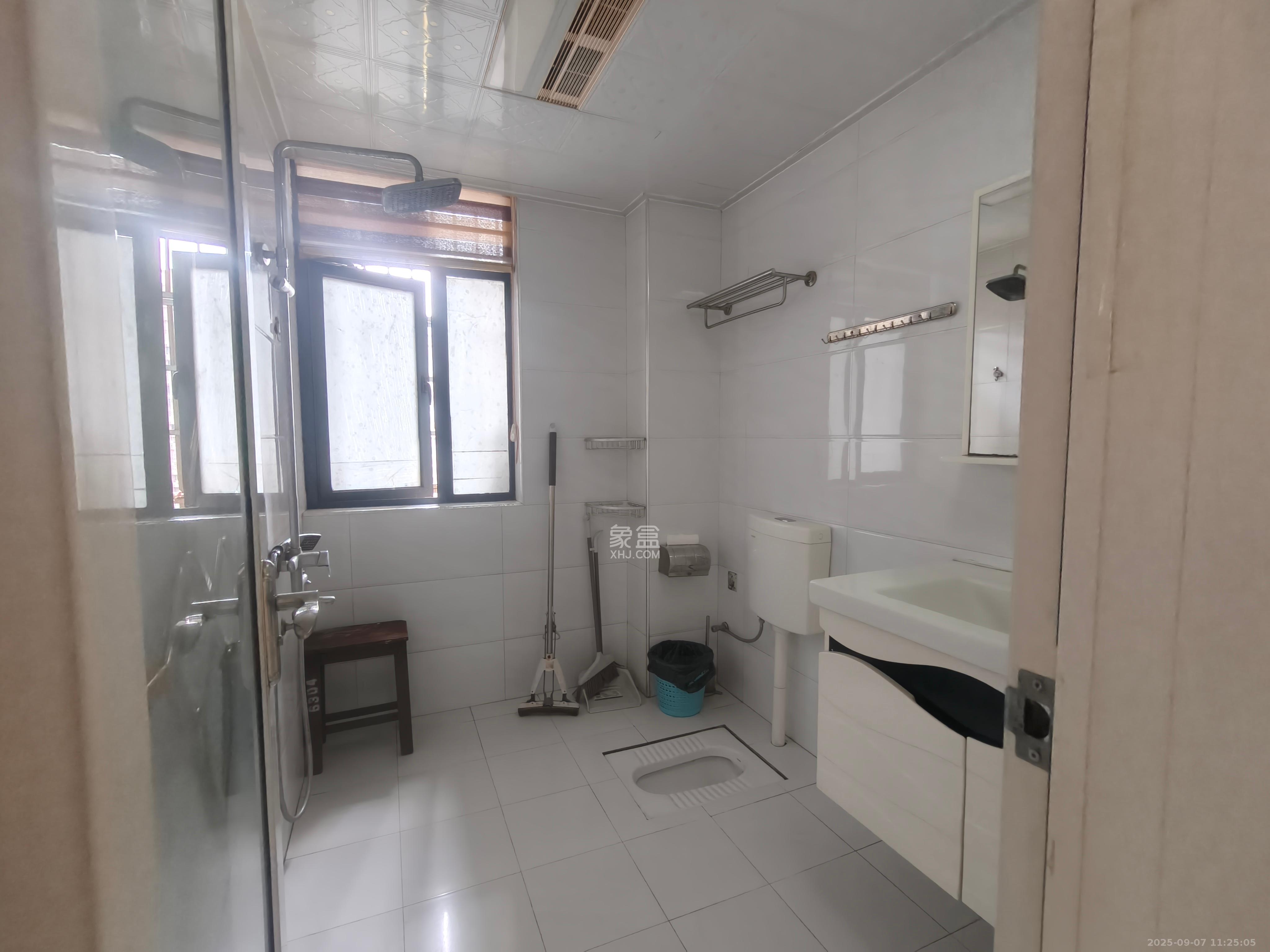 紫华郡 1室0厅0卫 2300.0元/月 紫华郡 1室0厅0卫 2300.0元/月室内图