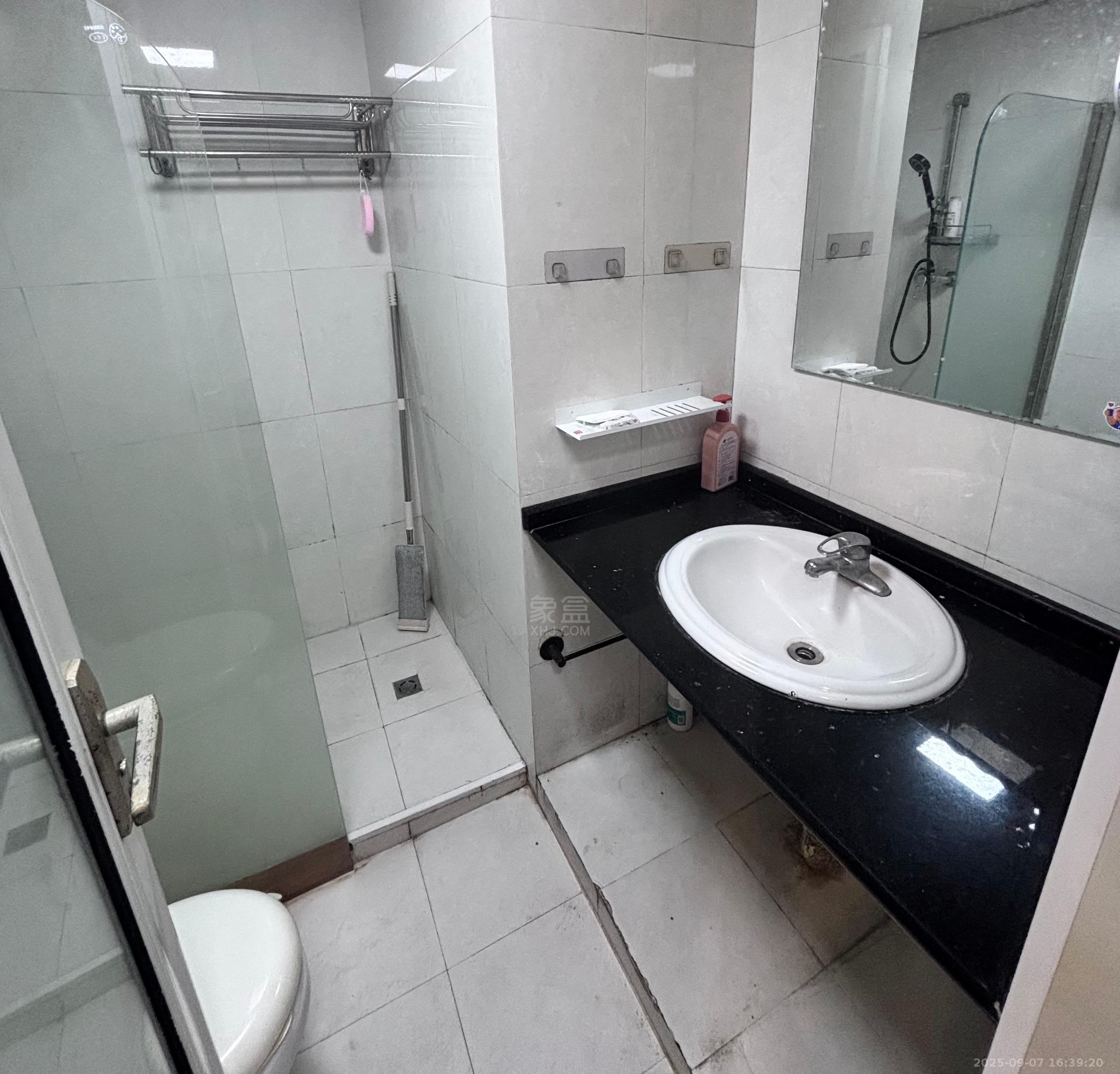 旺和大厦  1室1厅1卫    1100.0元/月 旺和大厦  1室1厅1卫    1100.0元/月室内图