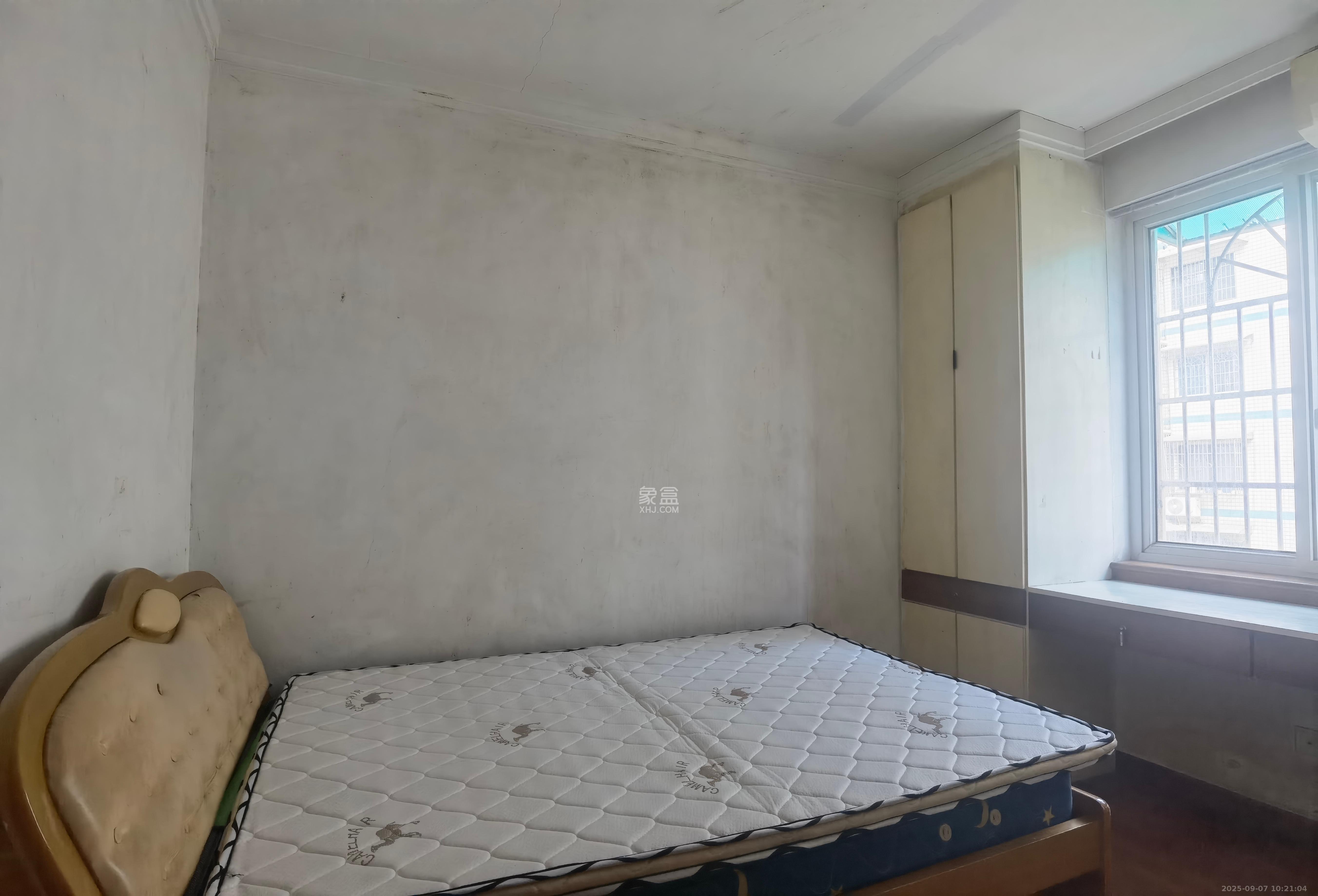 四方小区 3室2厅1卫 1700.0元/月 四方小区 3室2厅1卫 1700.0元/月室内图