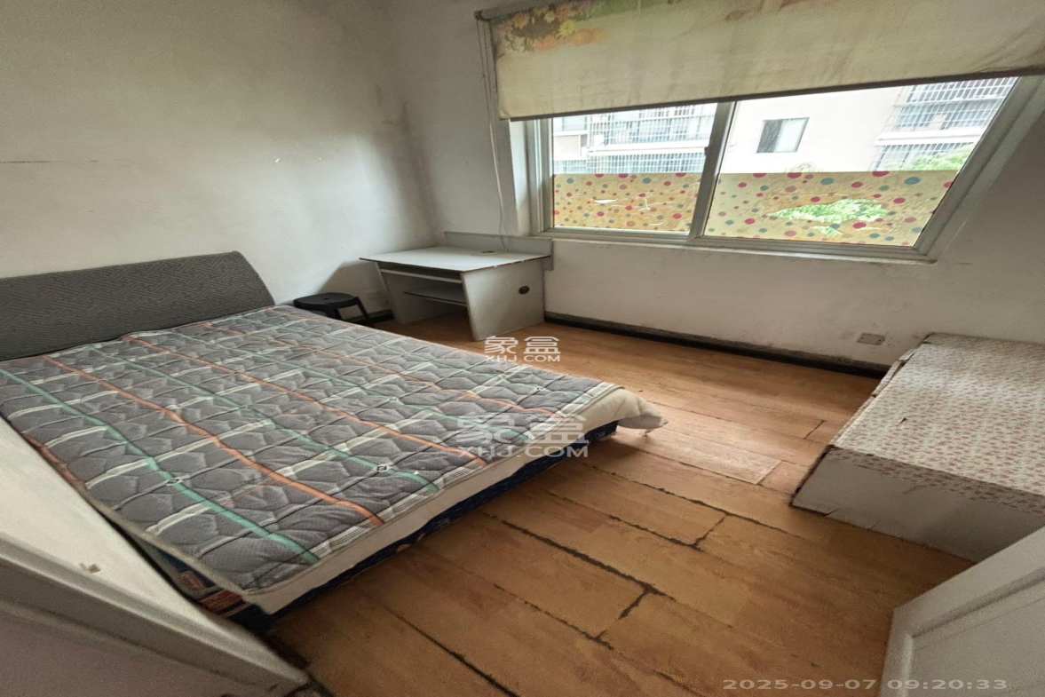 恩瑞麓山名园(龙王港小区) 3室2厅1卫 1500.0元/月 恩瑞麓山名园(龙王港小区) 3室2厅1卫 1500.0元/月室内图