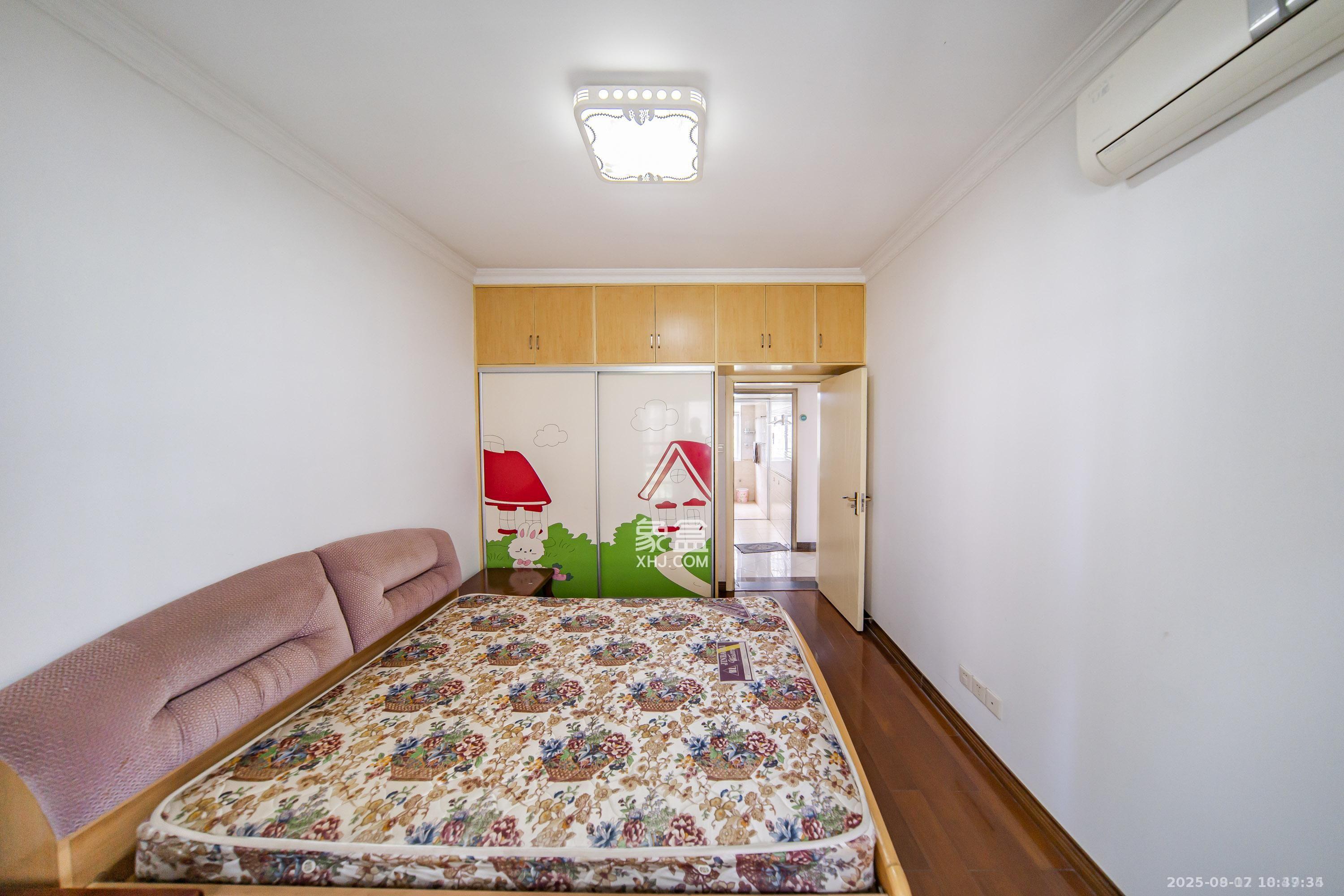 洋湖景园  3室2厅2卫    2800.0元/月室内图