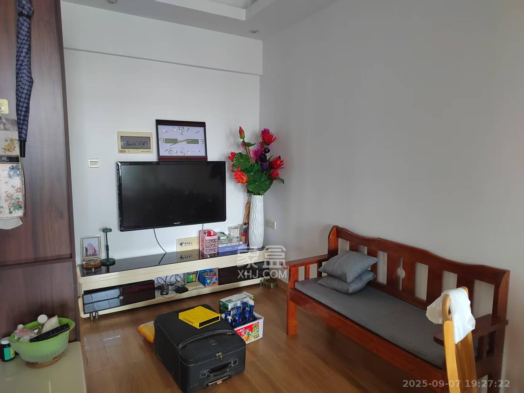 水岸世景 2室1厅1卫 1600.0元/月 水岸世景 2室1厅1卫 1600.0元/月室内图