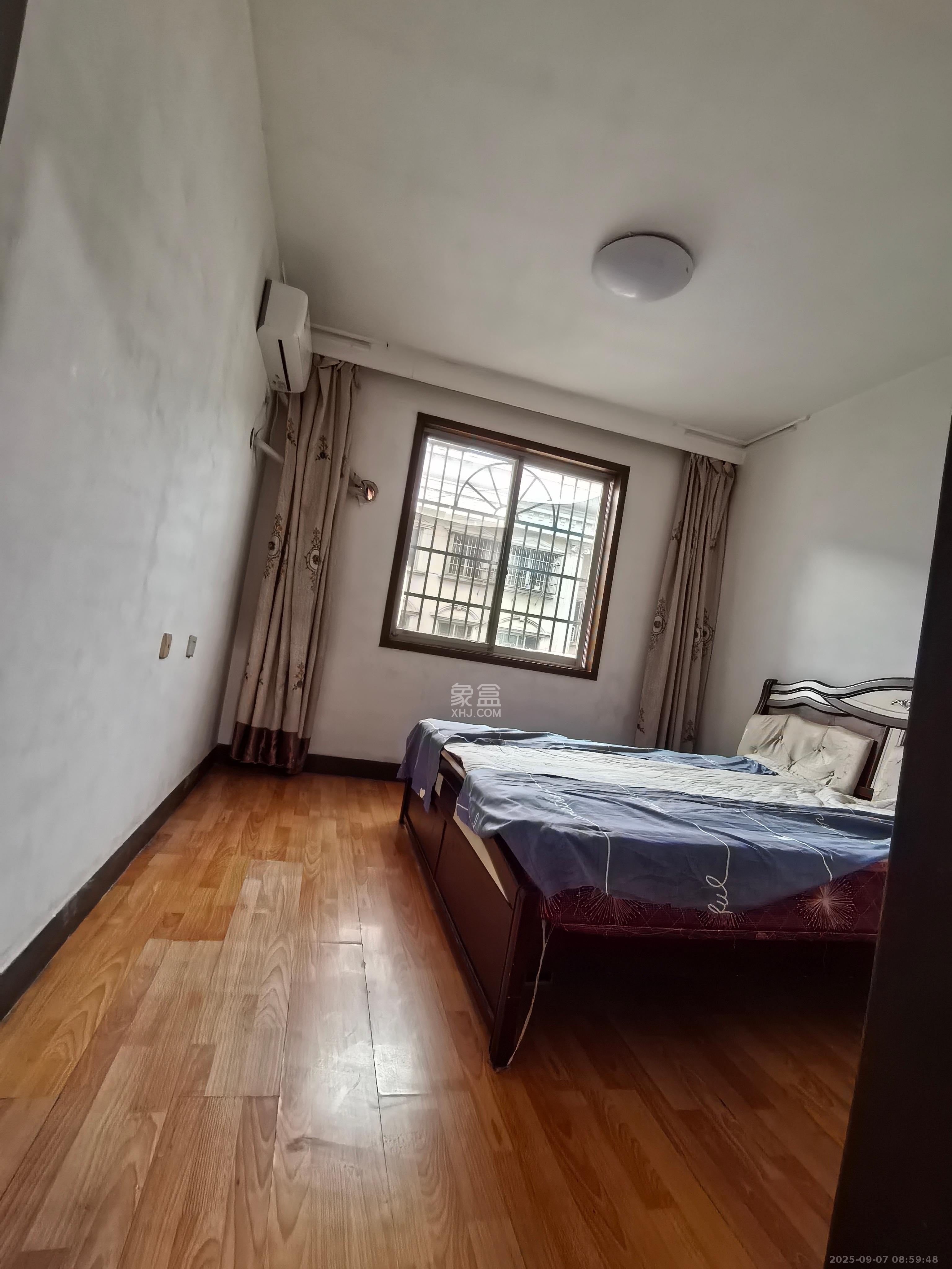 中南汽车世界 2室1厅1卫 1200.0元/月 中南汽车世界 2室1厅1卫 1200.0元/月室内图